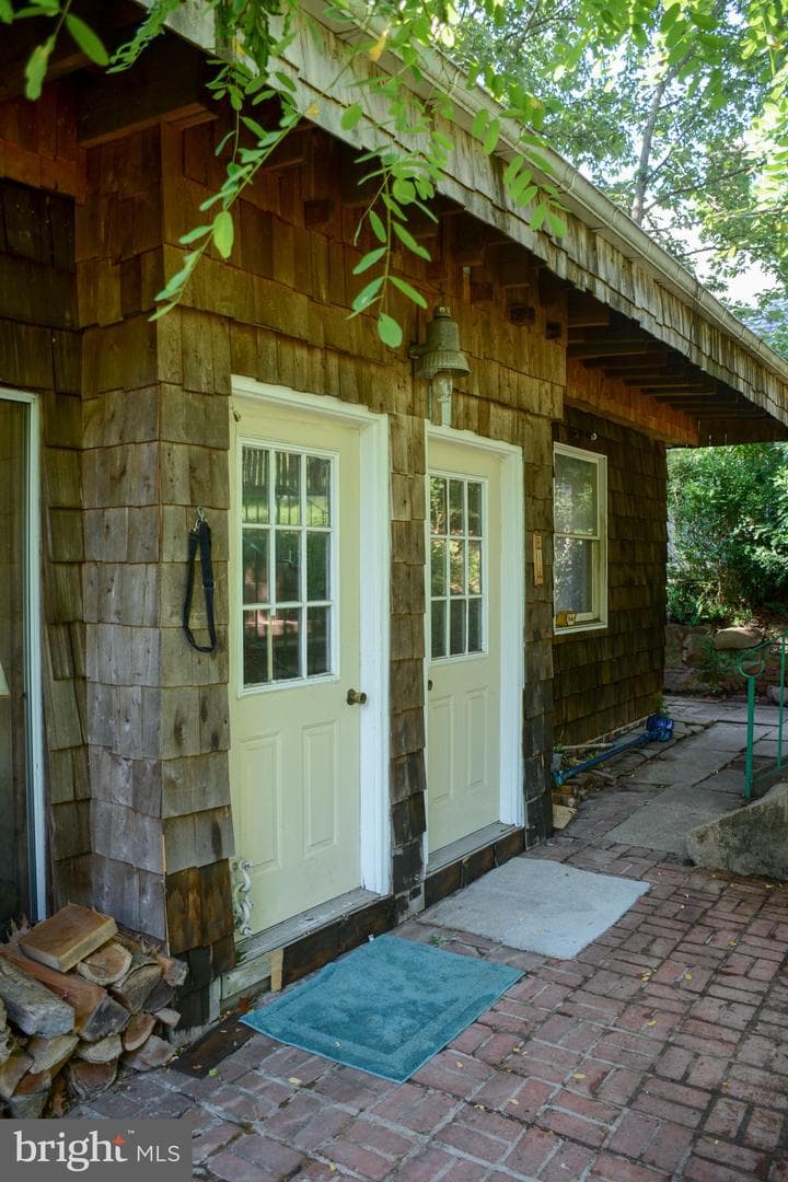 831 Windsor Road photo 76