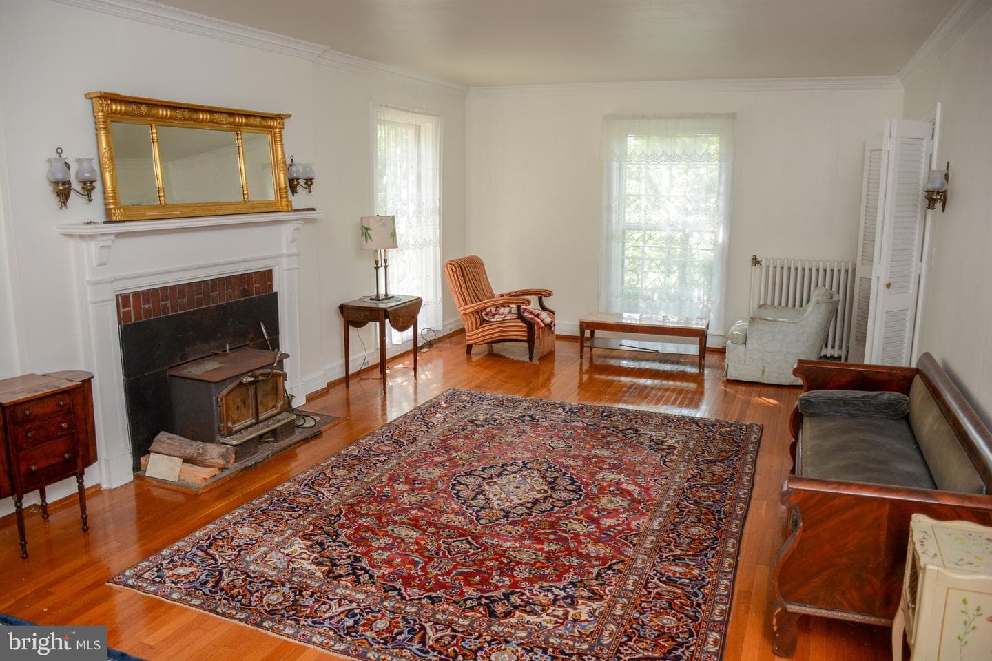 831 Windsor Road photo 9