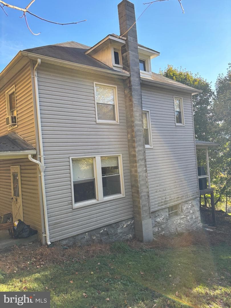 202 Riordon Road photo 3