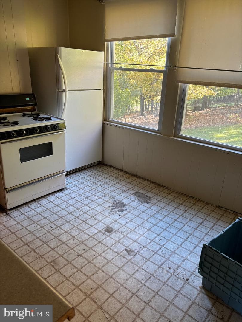 202 Riordon Road photo 5