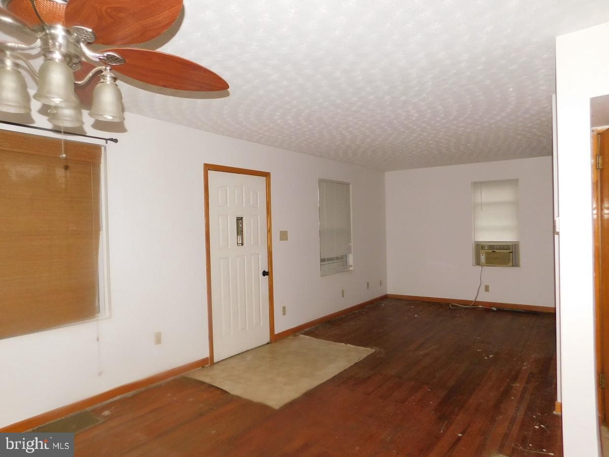 12600 N Cresap Street photo 2
