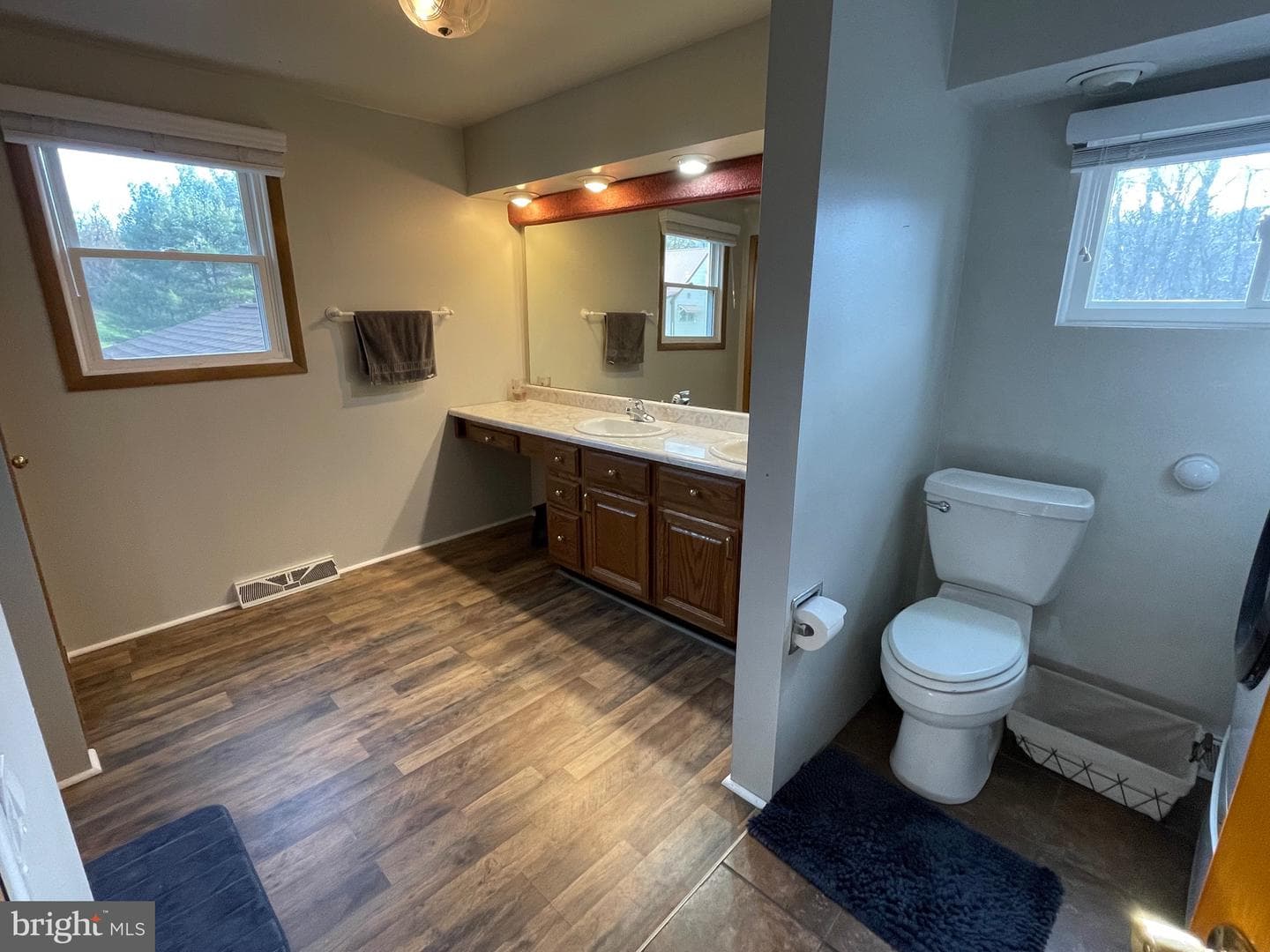 12732 Valley View Avenue photo 17