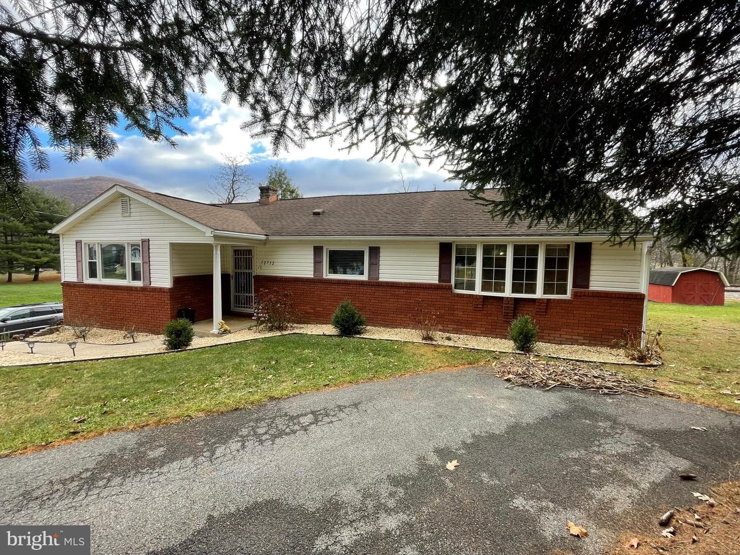 12732 Valley View Avenue photo 2