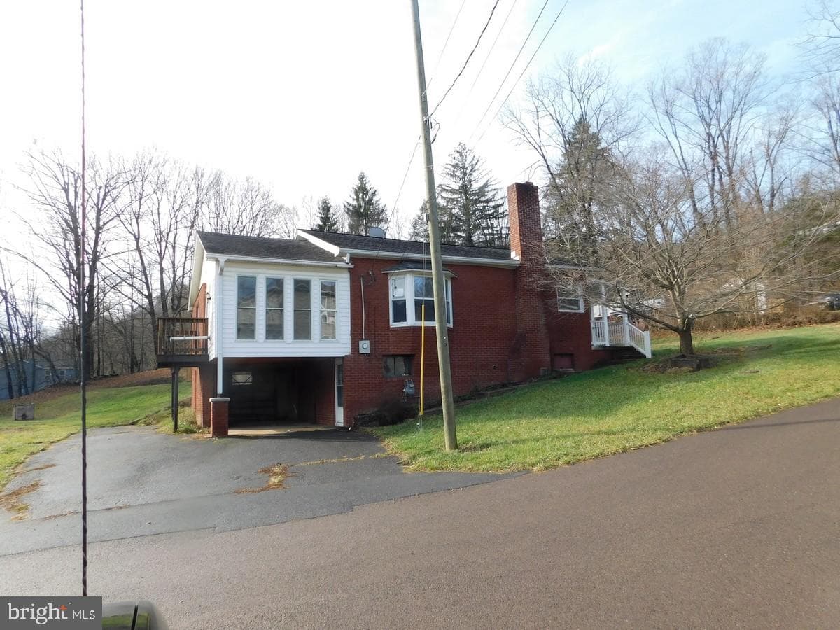 23808 Hill Street photo 4