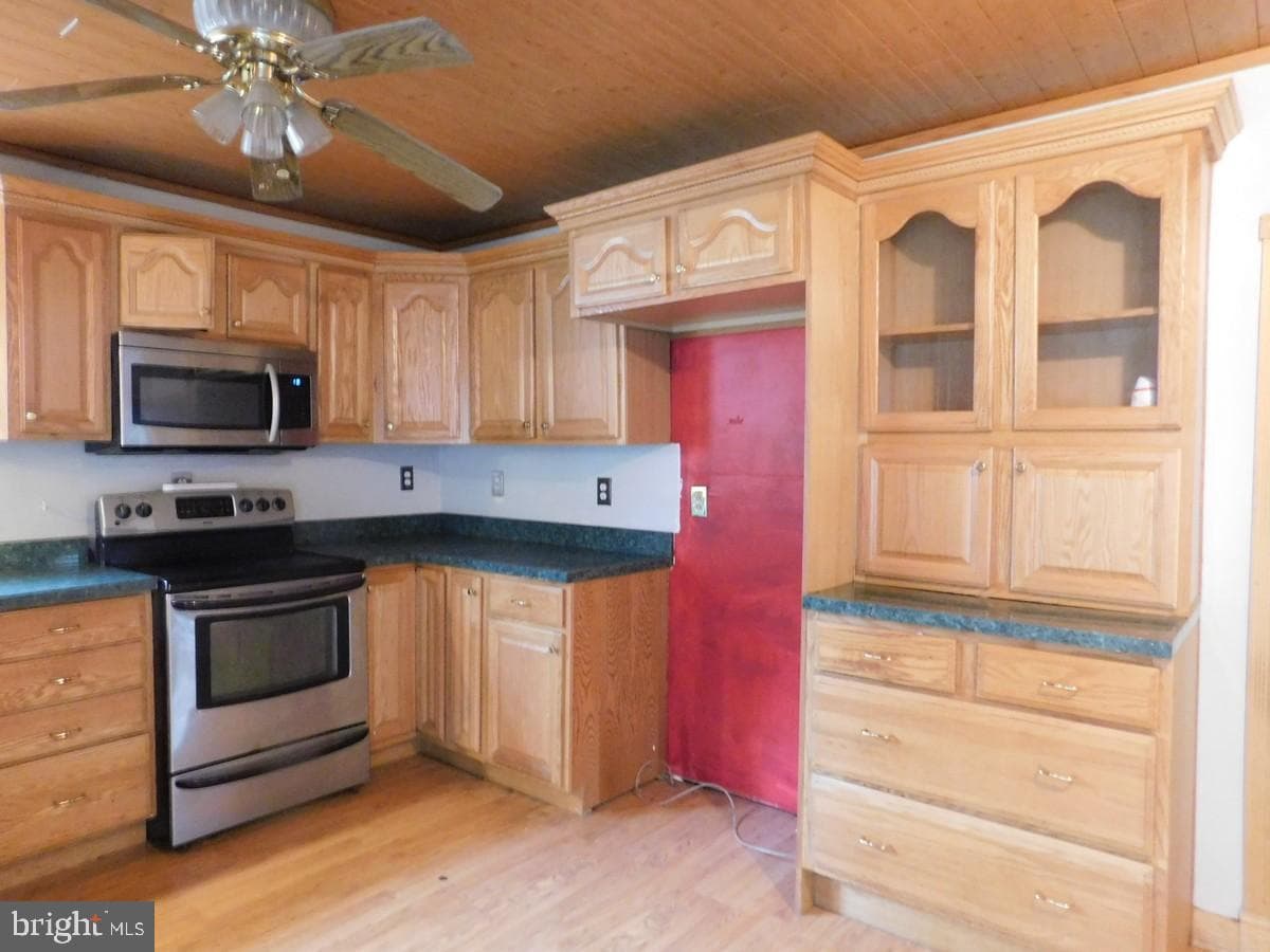 23808 Hill Street photo 7