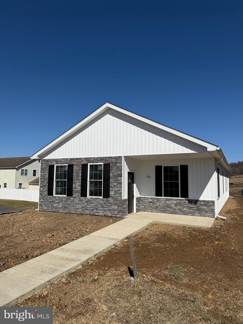 202 Moonlight Drive photo 2