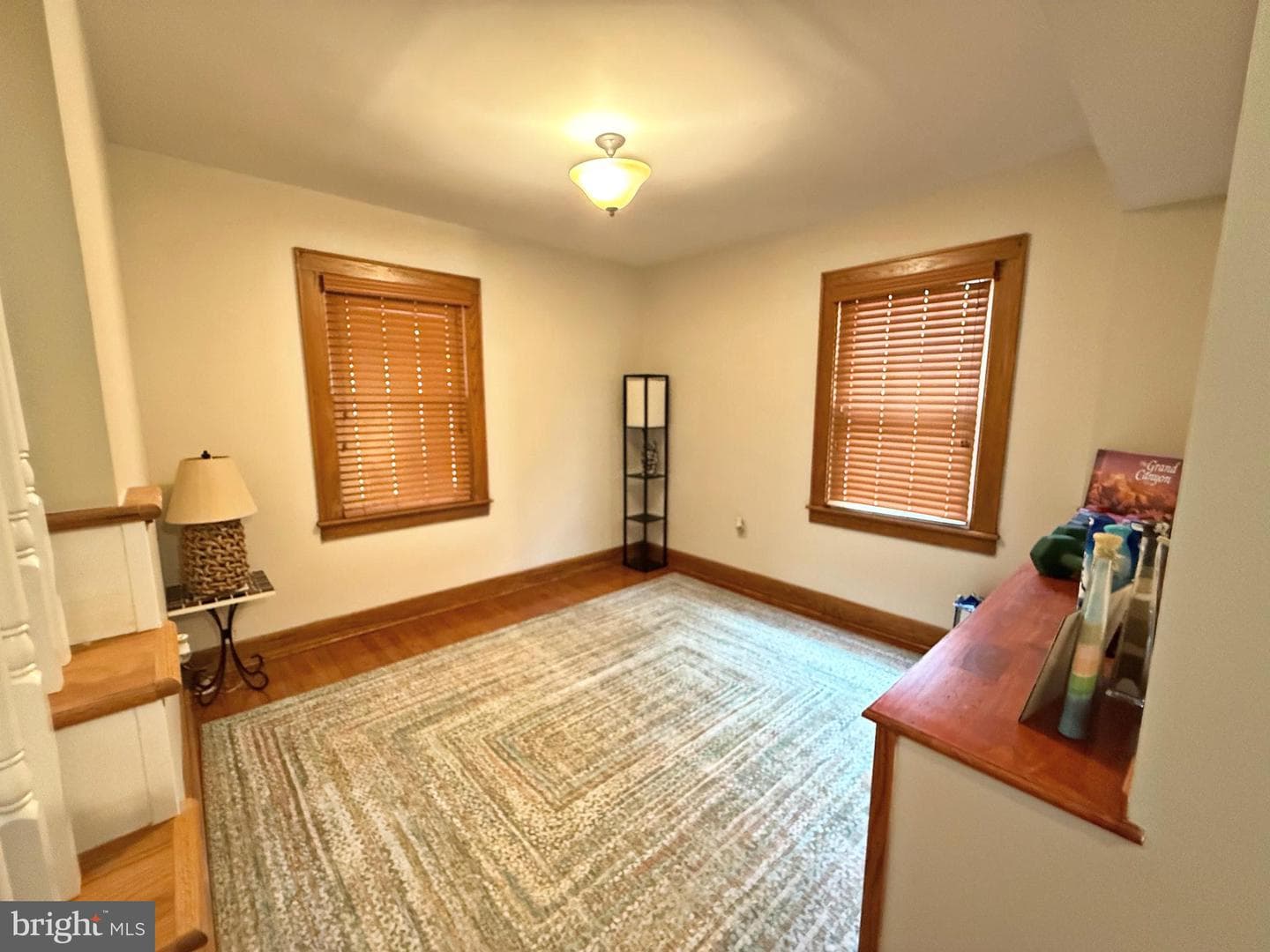 712 Lincoln Street photo 9