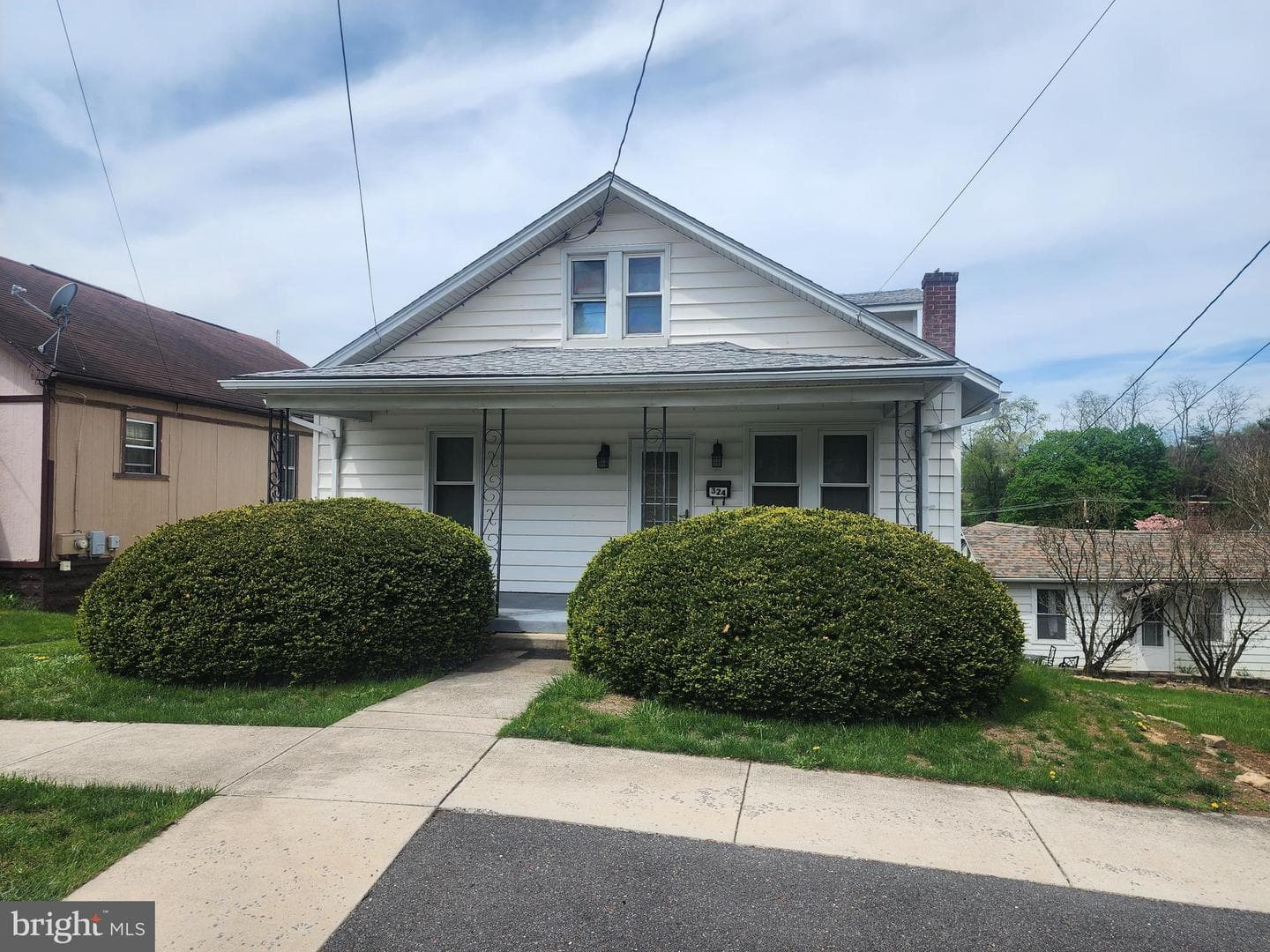 324 Reservoir Avenue photo 2