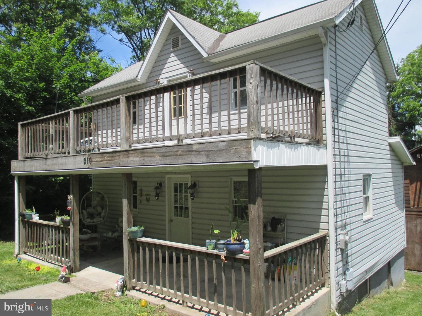 210 E Reynolds Street photo 4