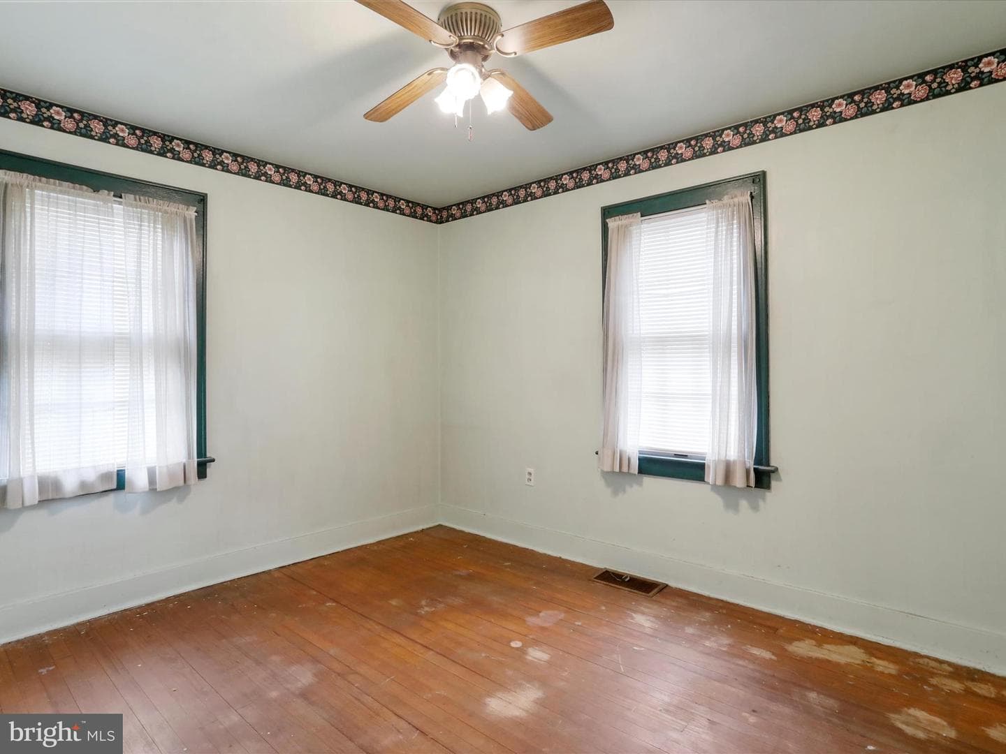 1612 Bedford Street photo 18