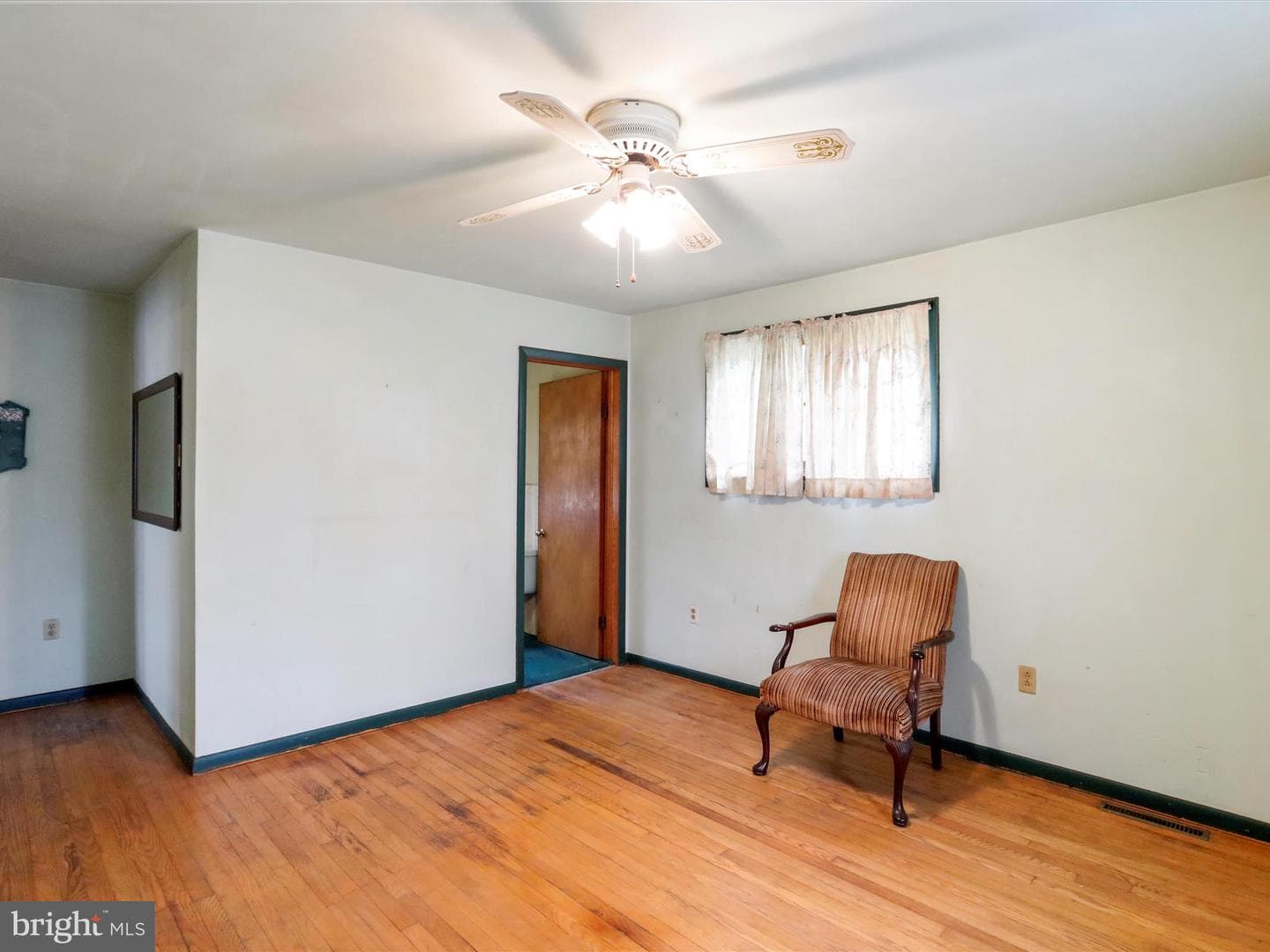 1612 Bedford Street photo 21
