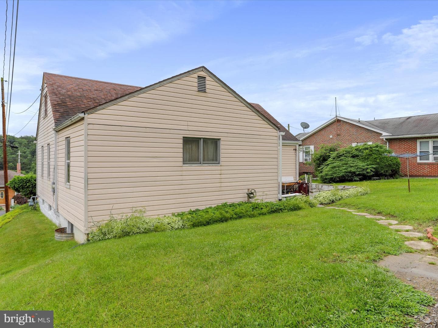 1612 Bedford Street photo 25