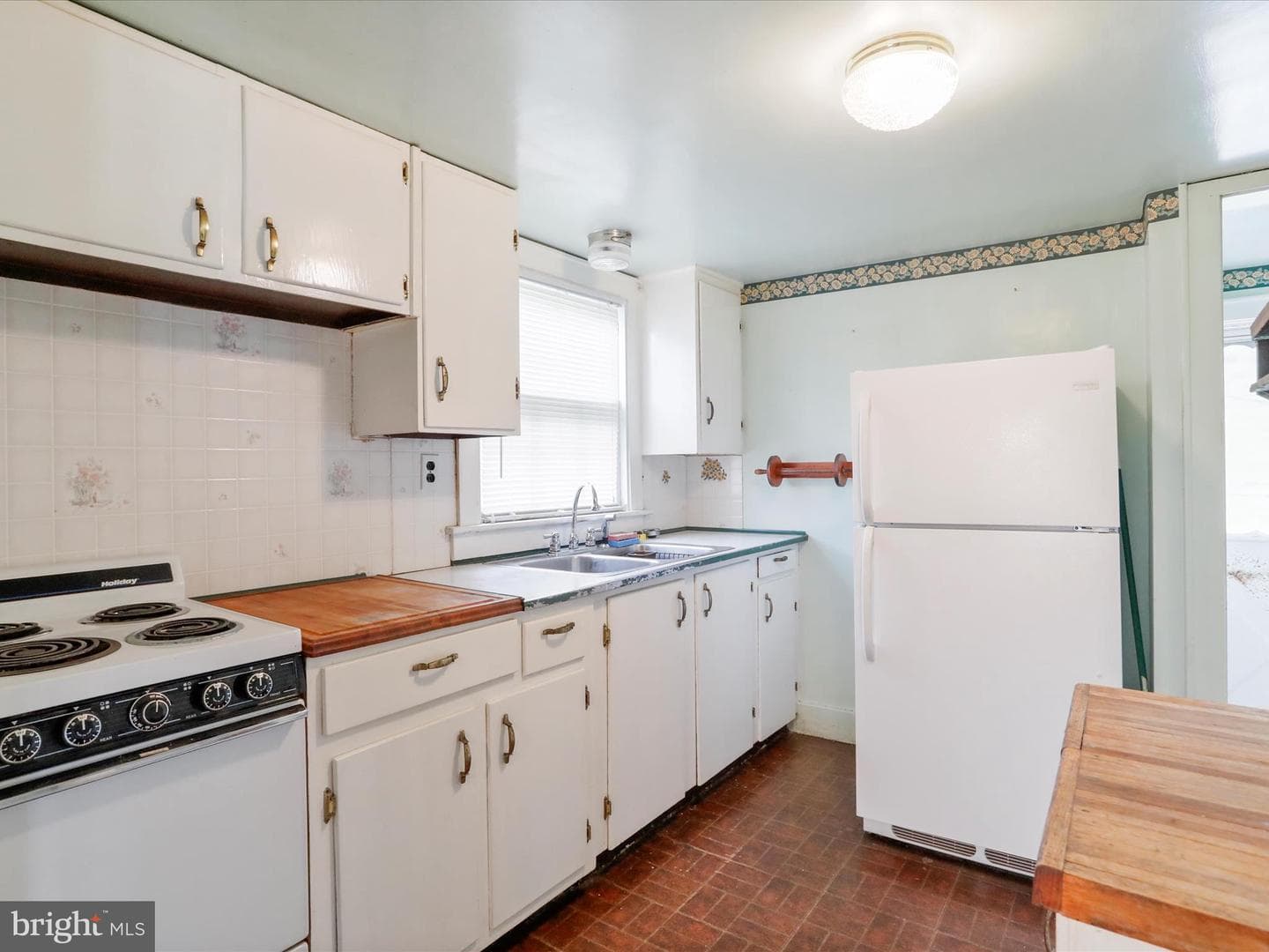 1612 Bedford Street photo 6