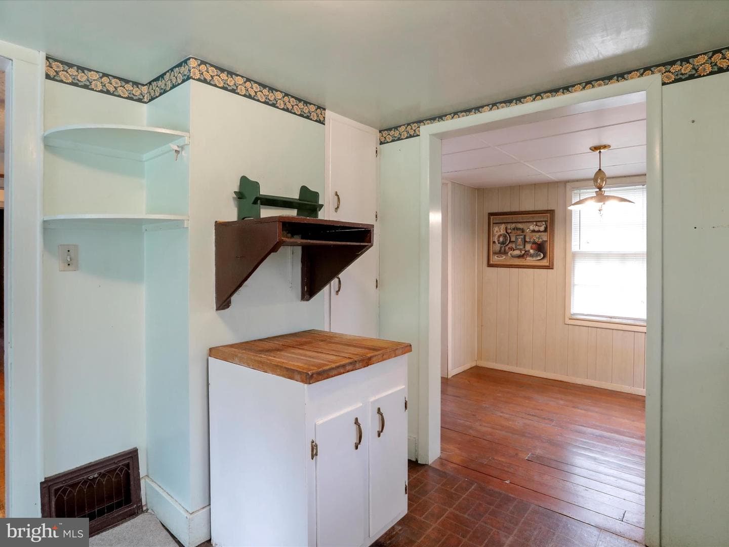 1612 Bedford Street photo 8