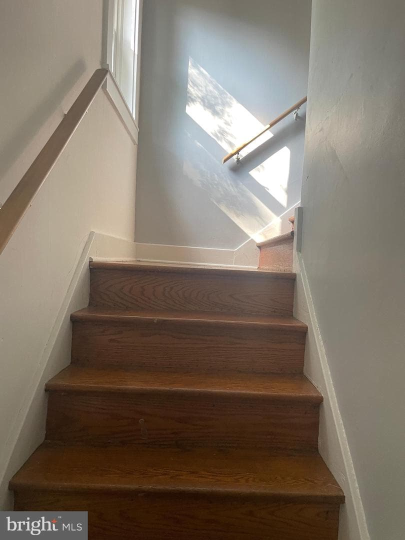 825 Gephart Drive photo 28
