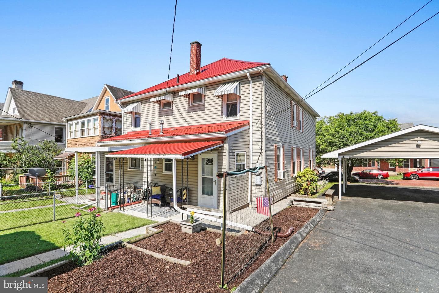 114 Grand Avenue photo 28