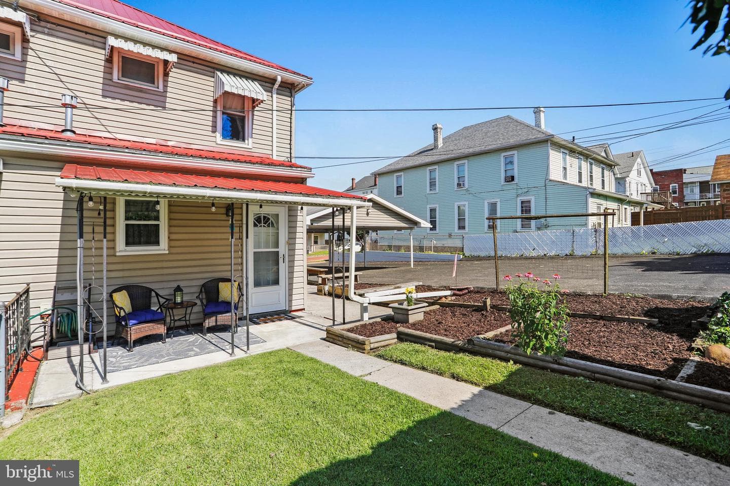 114 Grand Avenue photo 30
