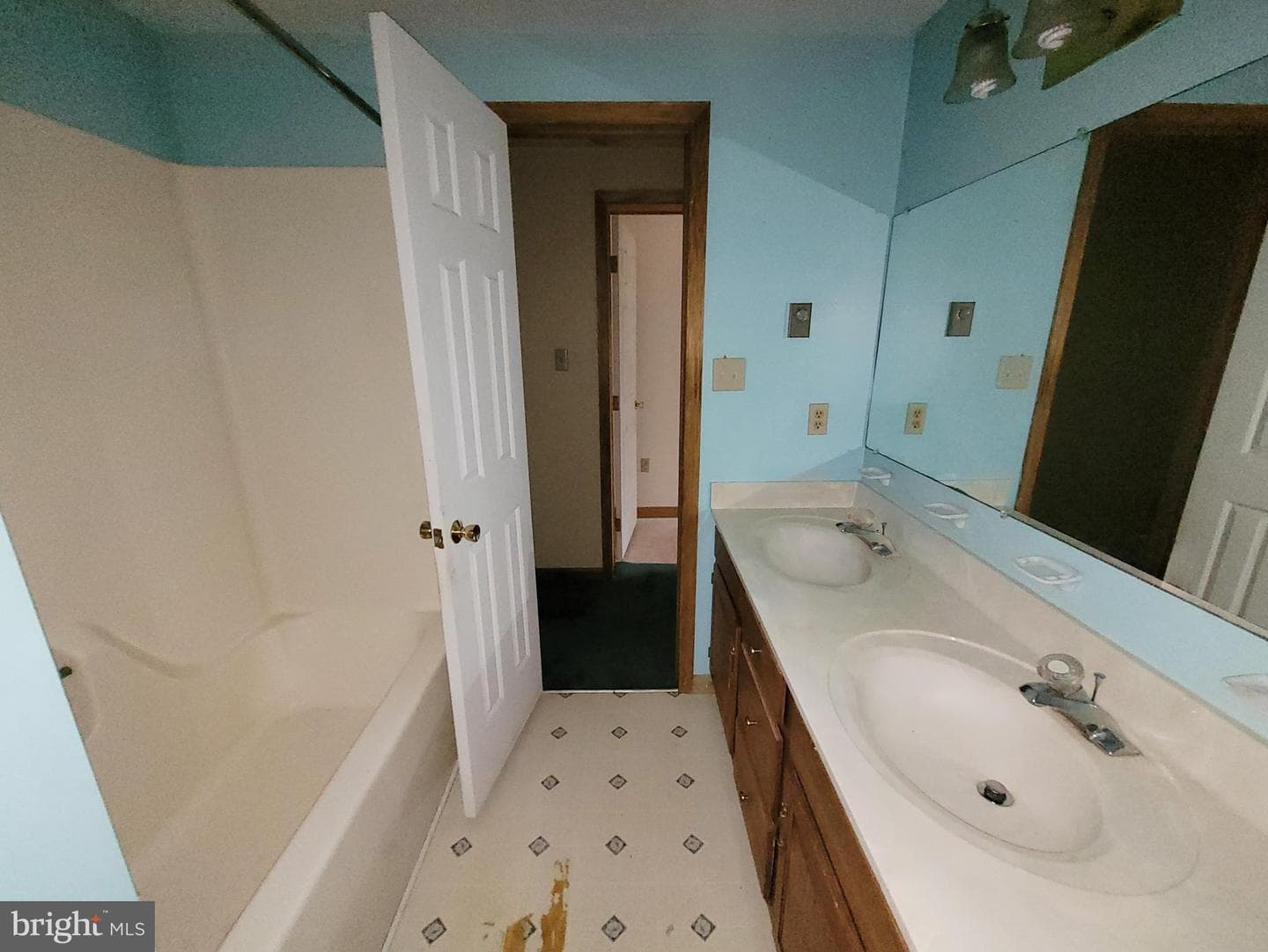 413 Braddock Street photo 23