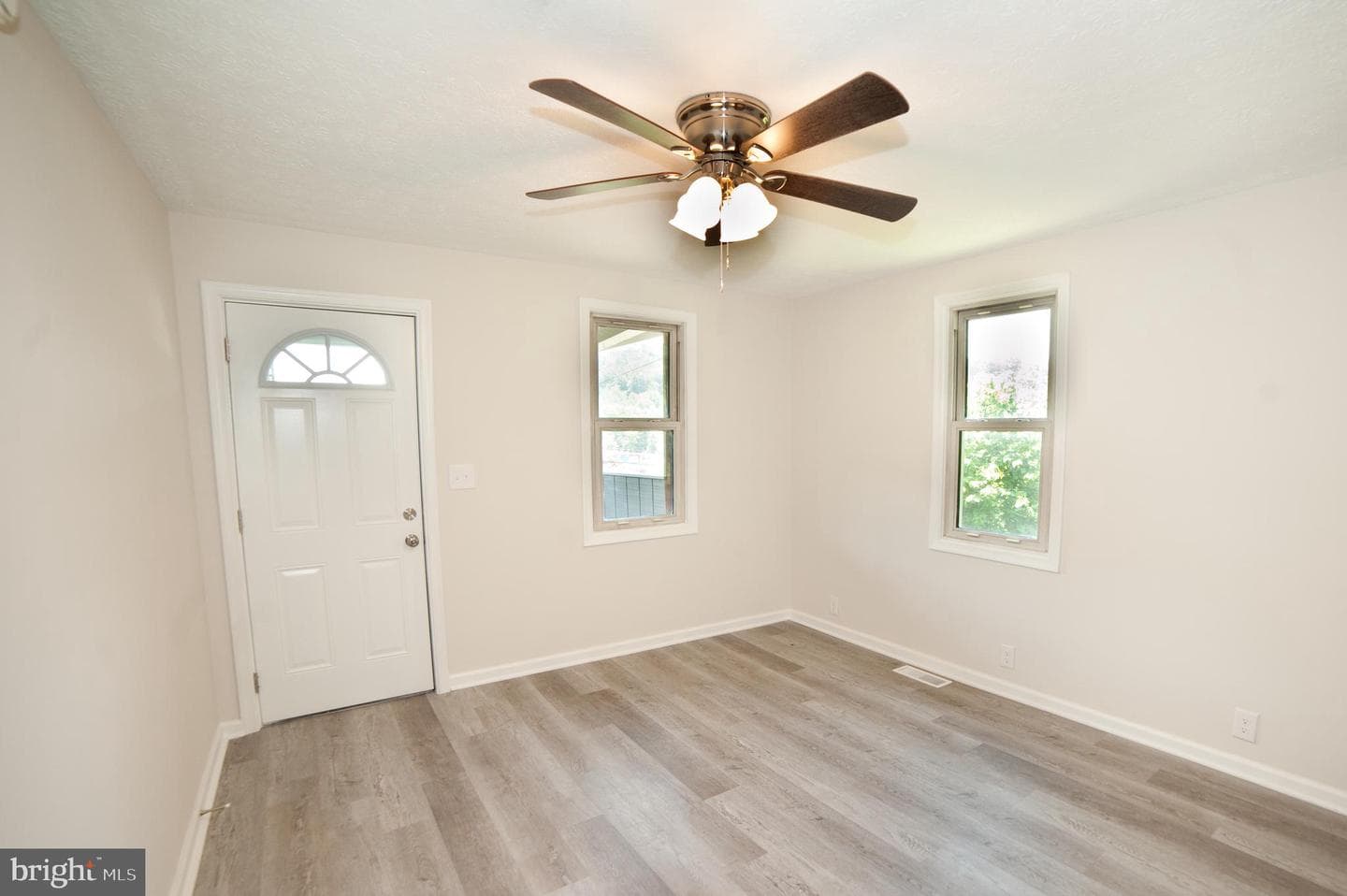 11313 Morningside Drive NE photo 12