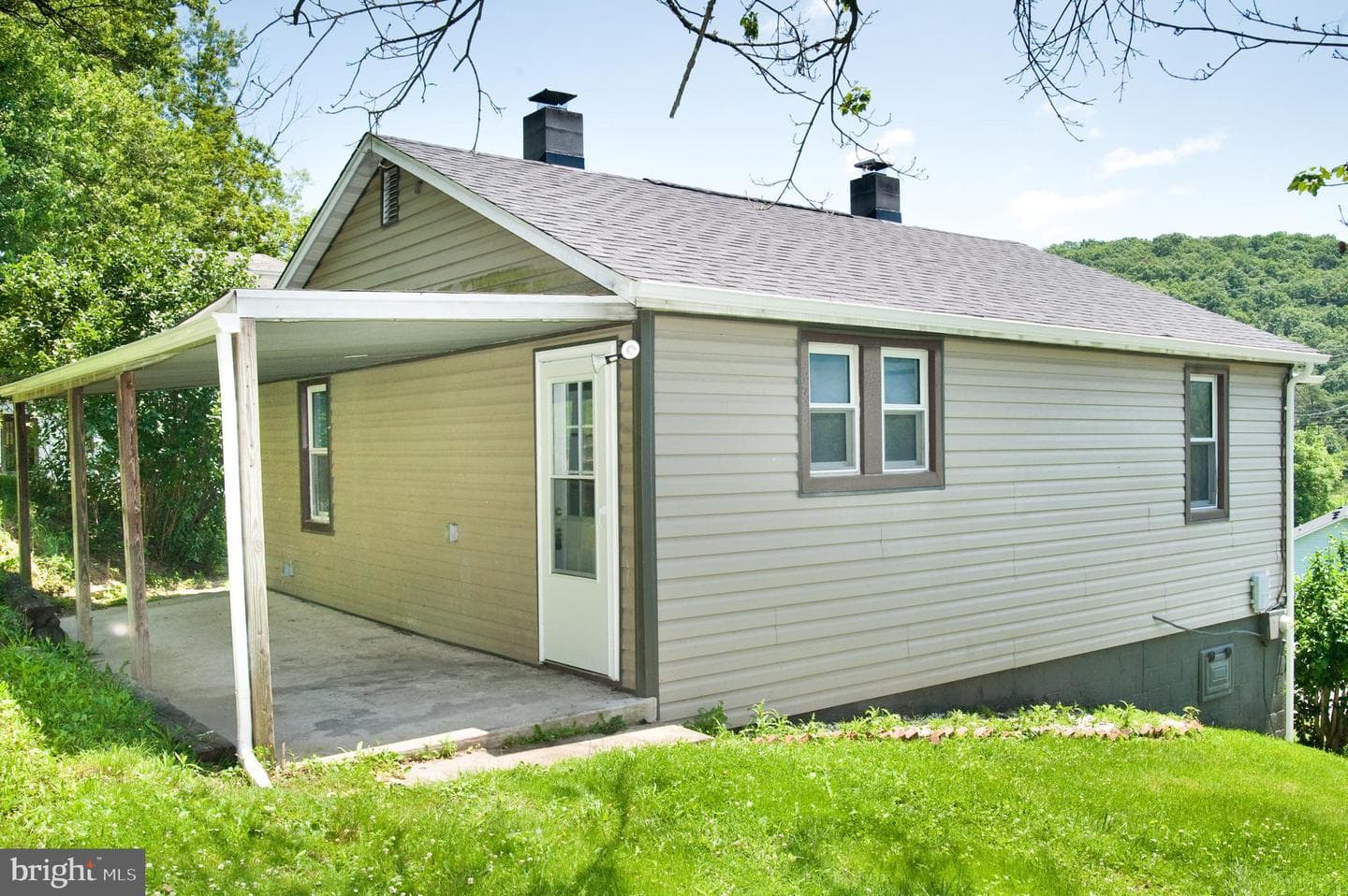 11313 Morningside Drive NE photo 5