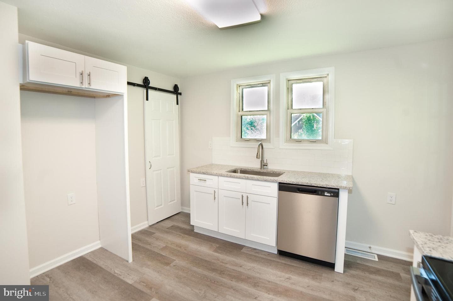 11313 Morningside Drive NE photo 8