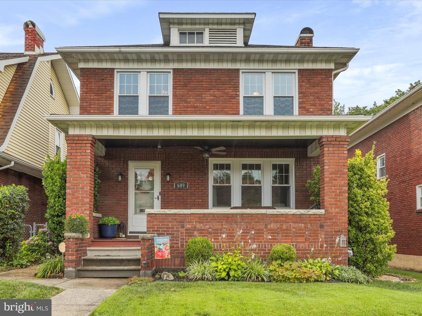 609 Kent Avenue photo 1