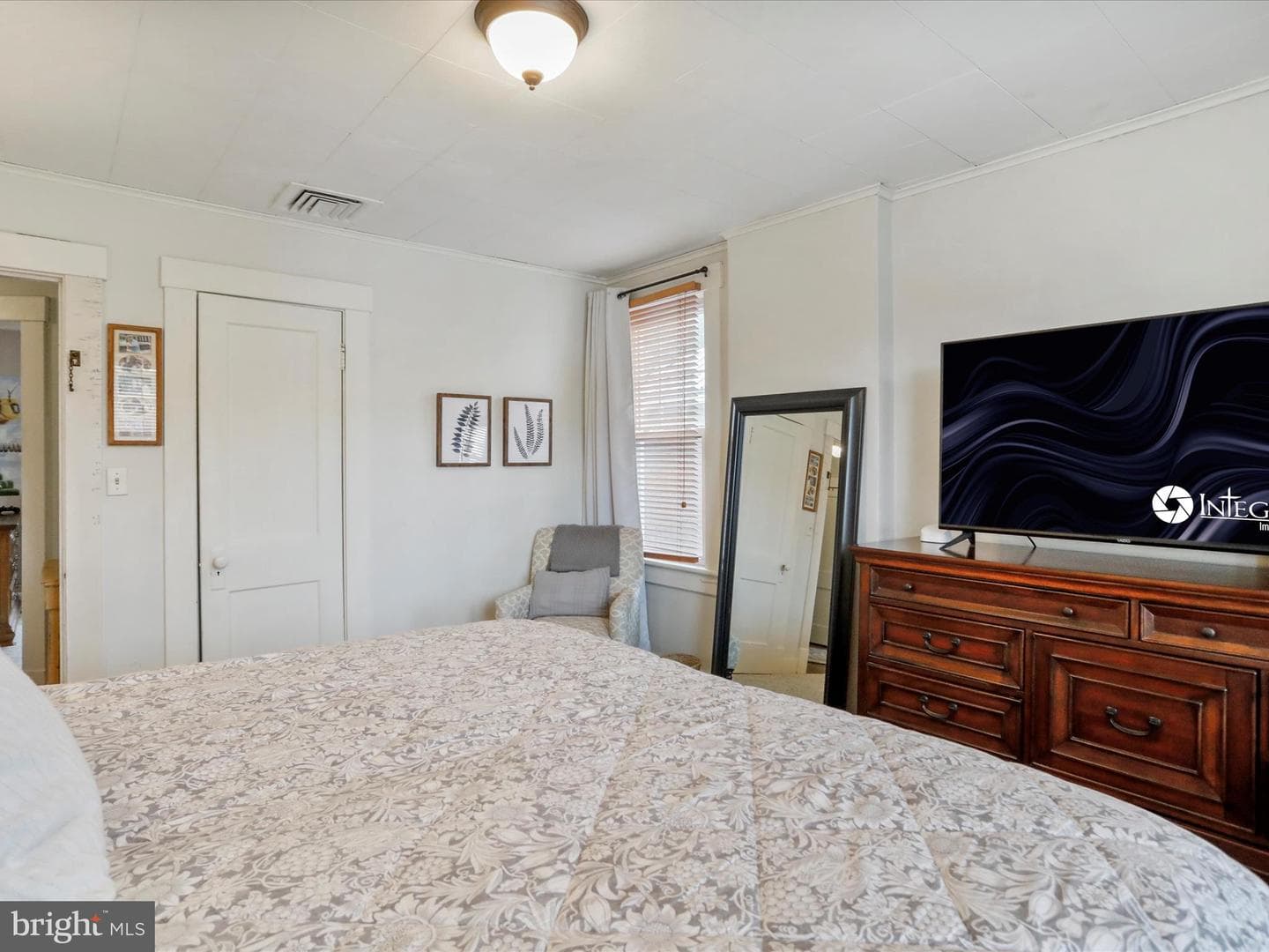 609 Kent Avenue photo 17