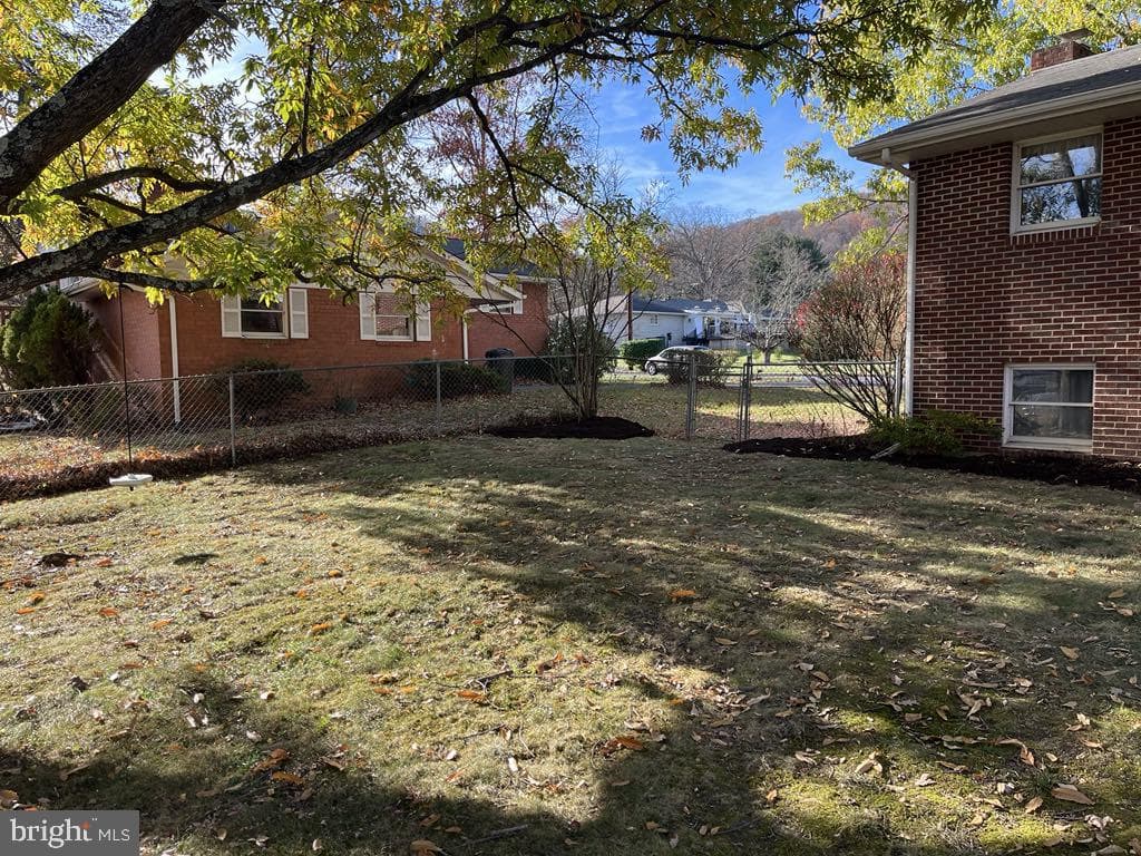1064 Pine Street photo 18