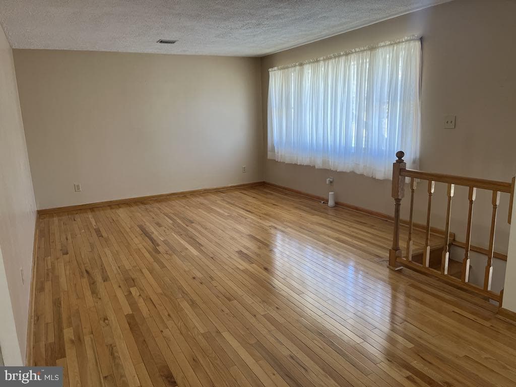 1064 Pine Street photo 5