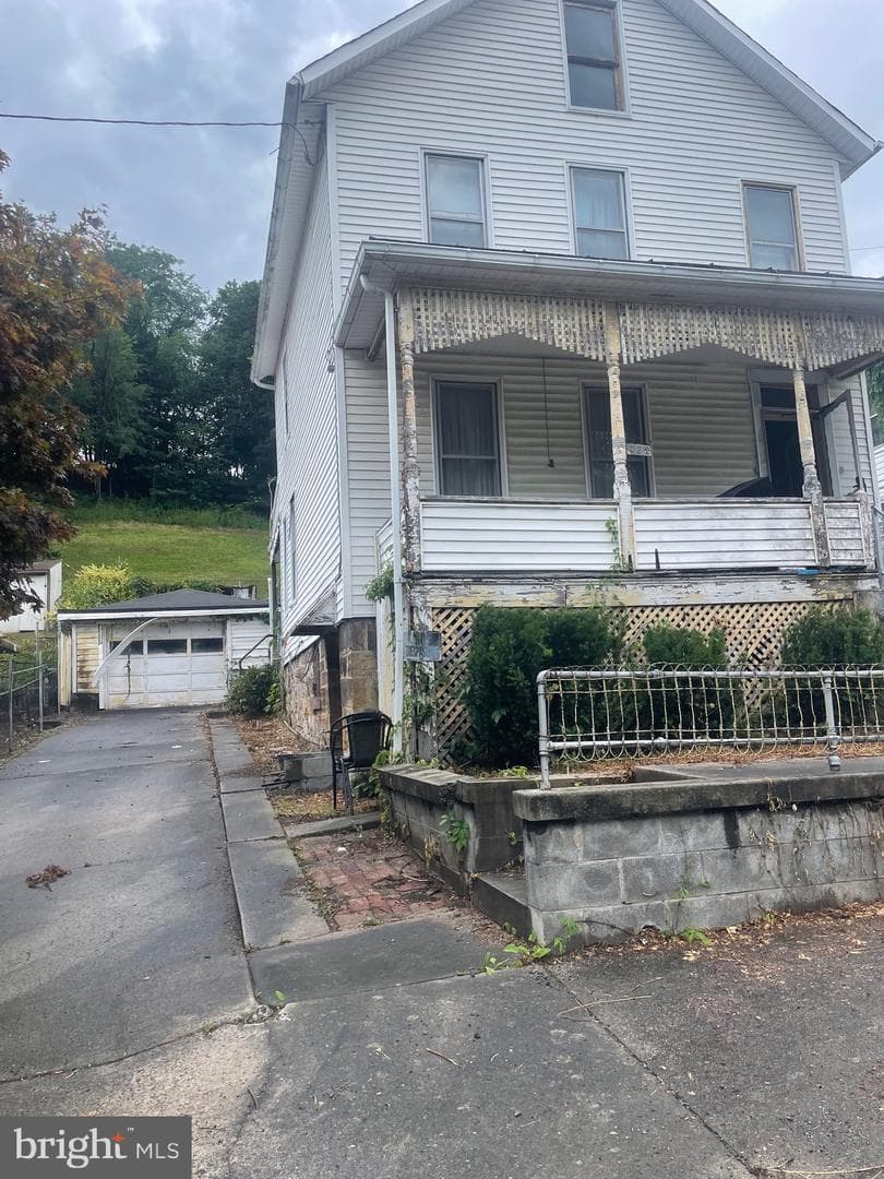432 Pine Avenue photo 4