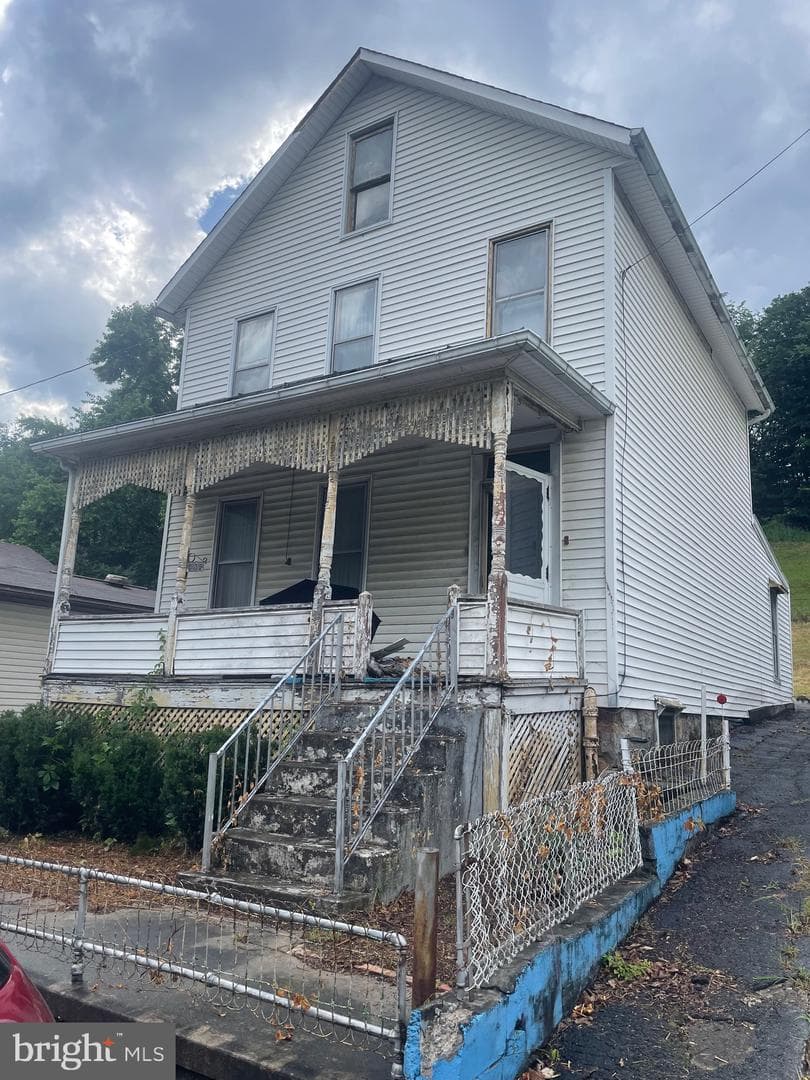 432 Pine Avenue photo 5