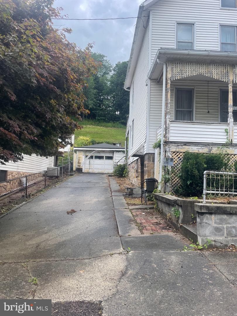 432 Pine Avenue photo 6