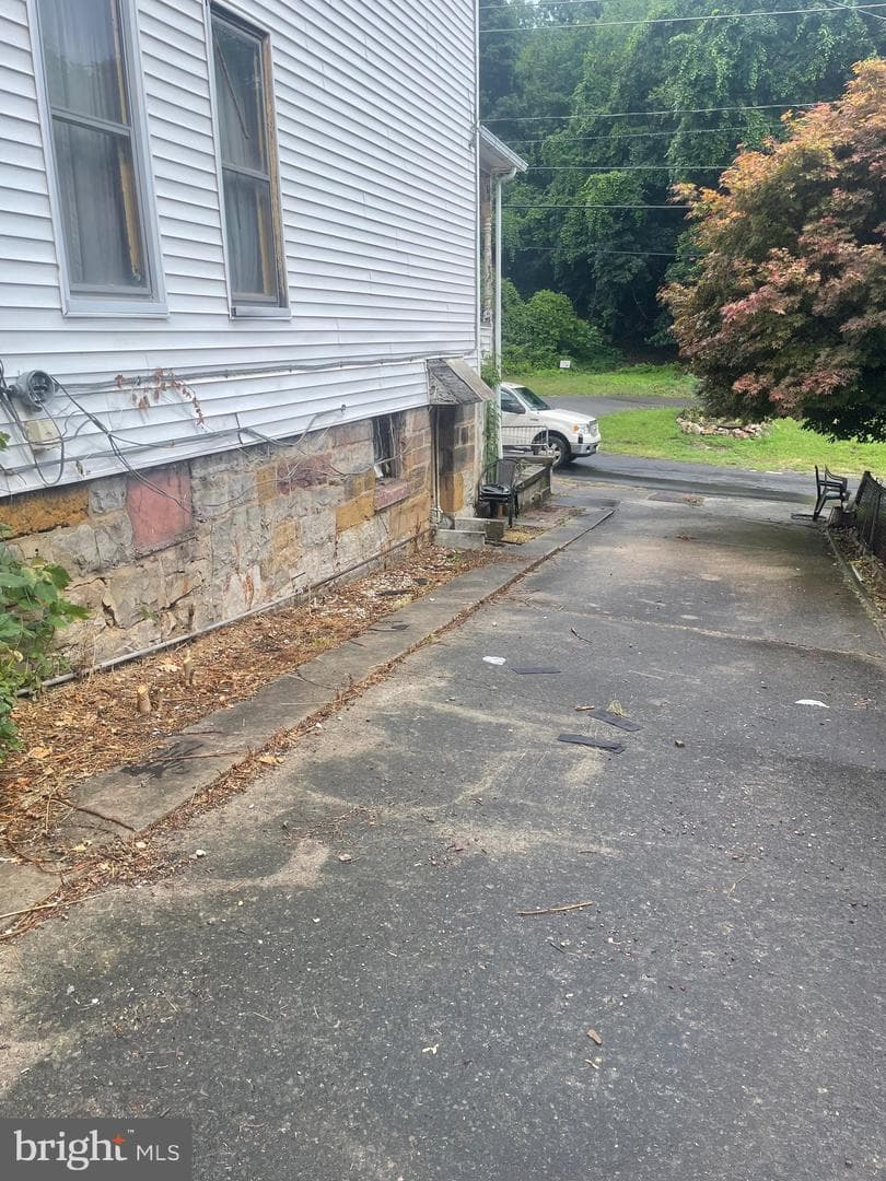432 Pine Avenue photo 7