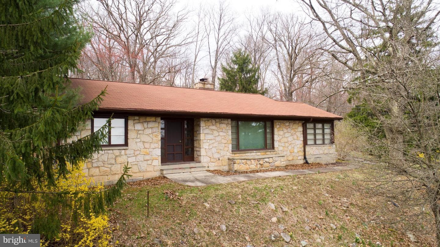 1027 Braddock Road photo 2