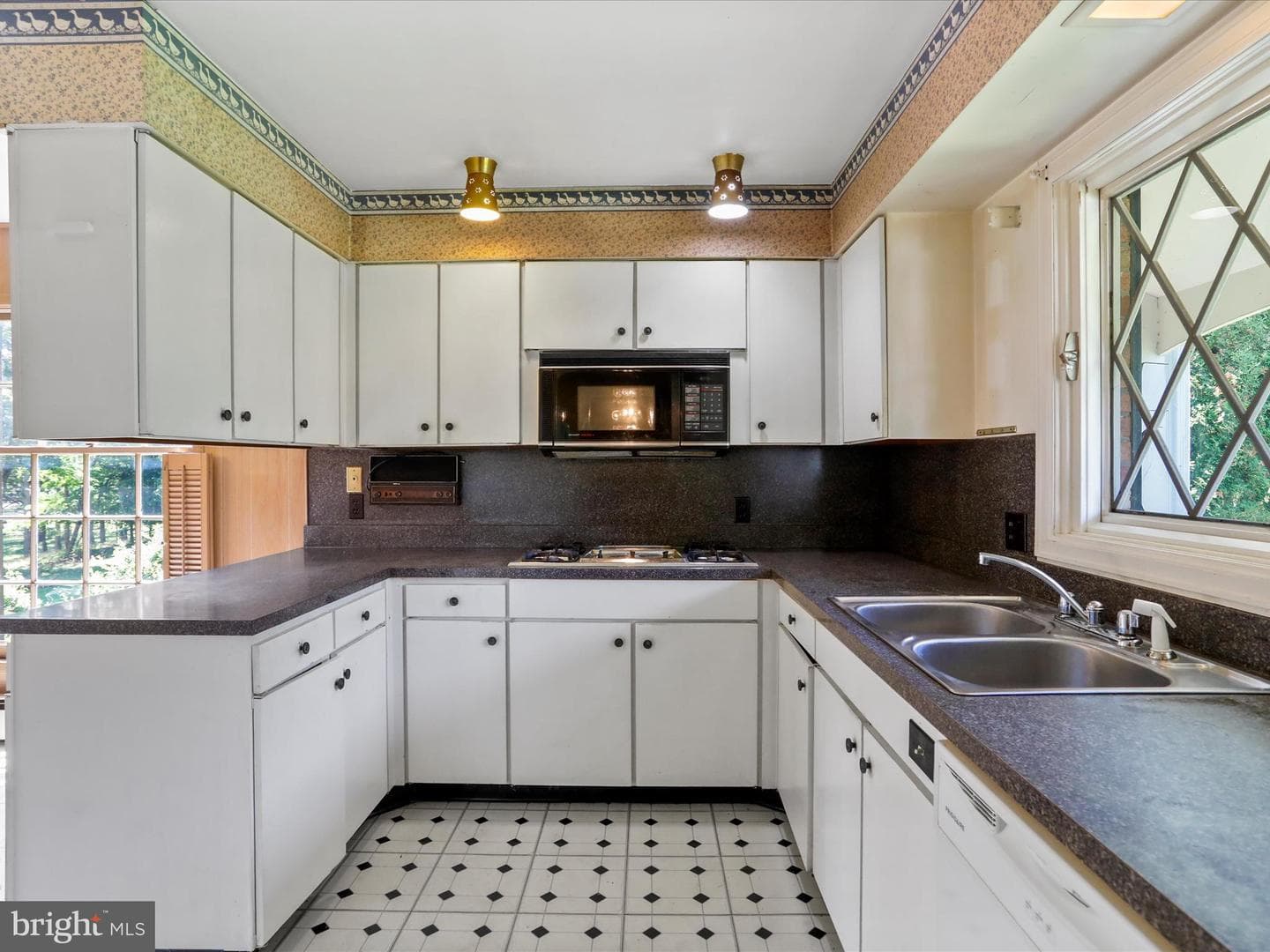 1028 Weires Avenue photo 9
