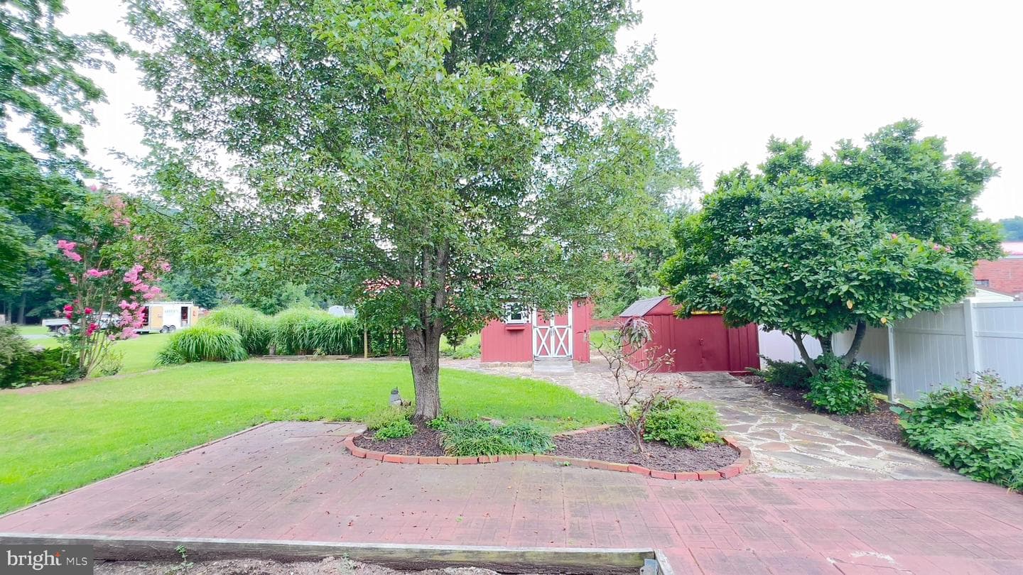 208 Allendale Avenue photo 11
