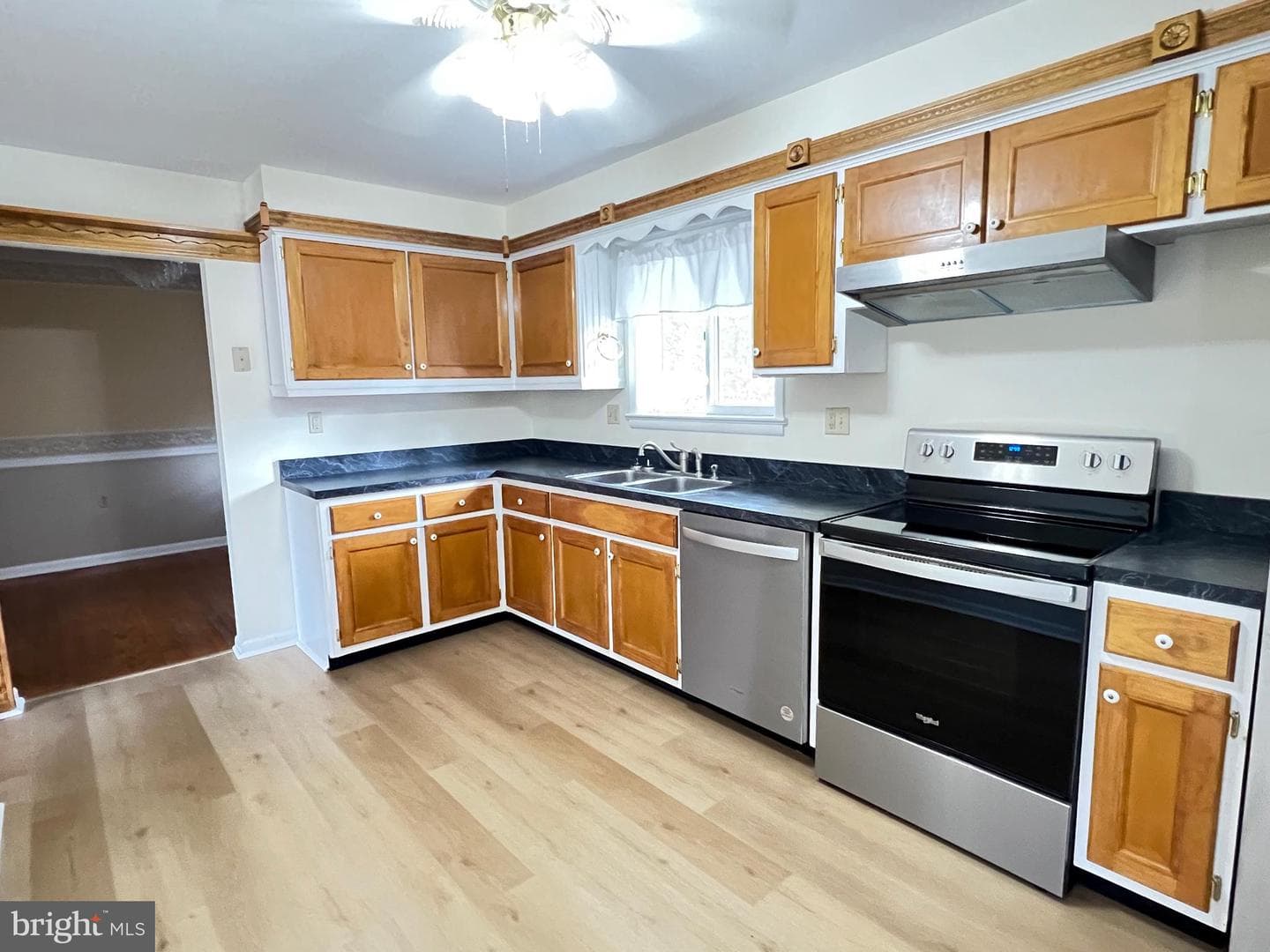 208 Allendale Avenue photo 23
