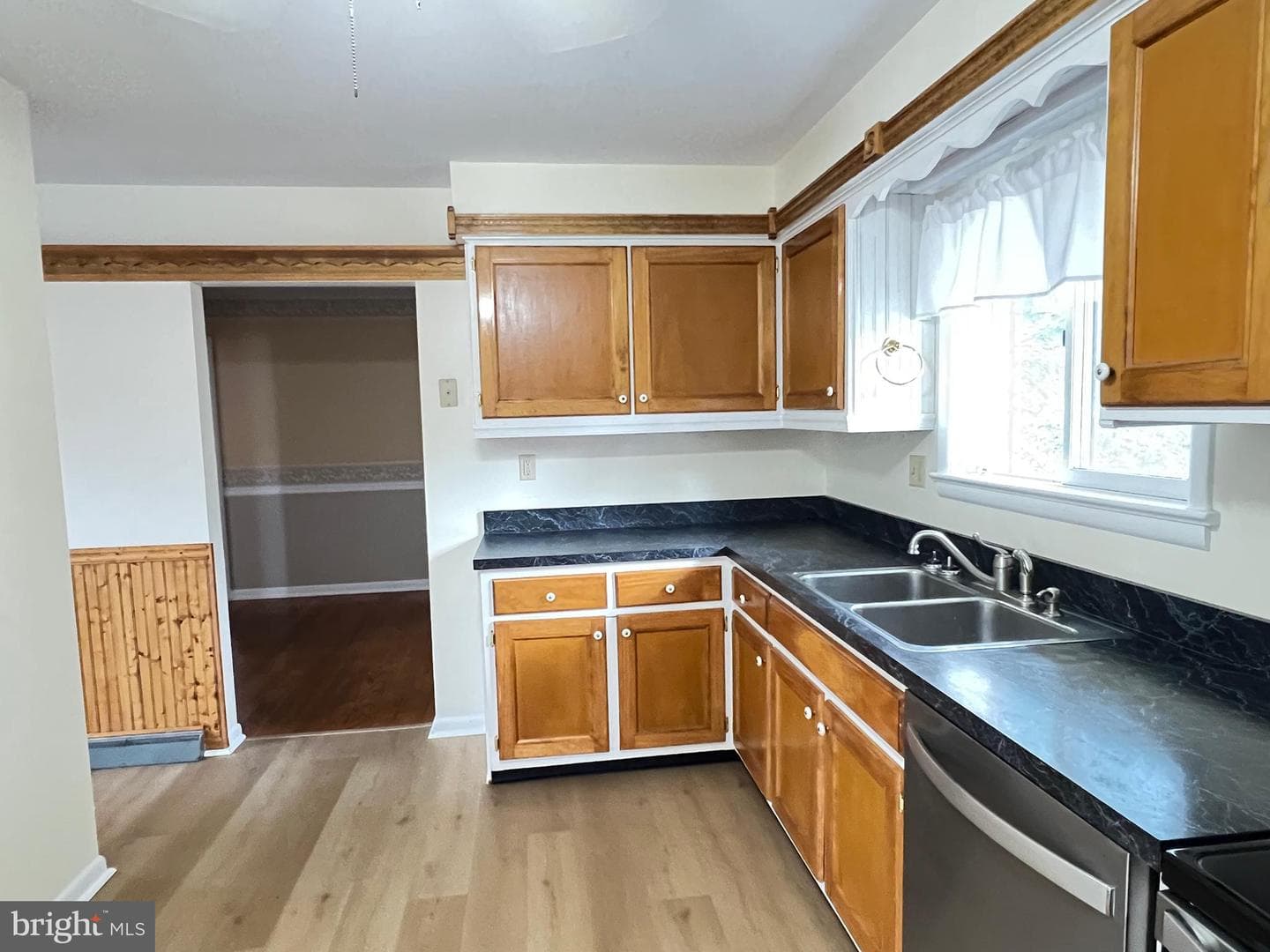 208 Allendale Avenue photo 26