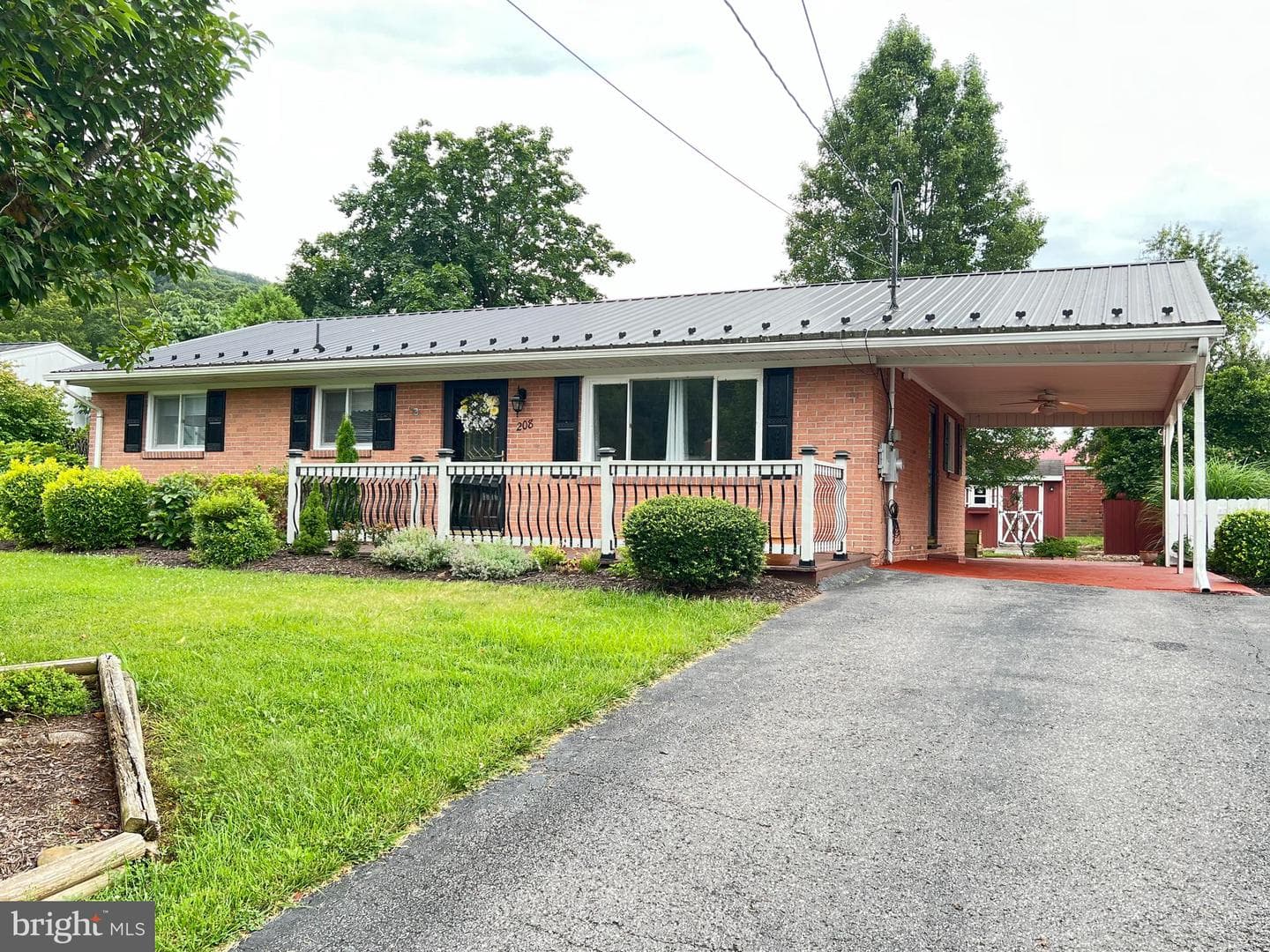 208 Allendale Avenue photo 4