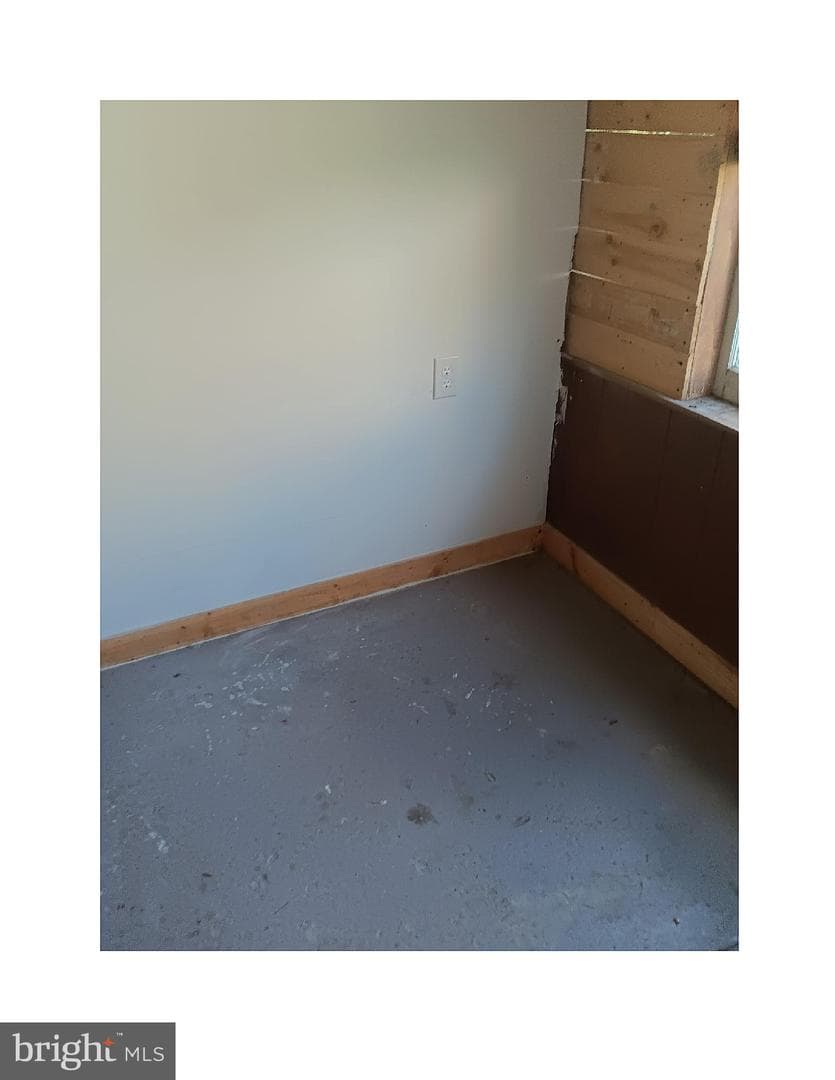 12403 Spruces Lane SE photo 5