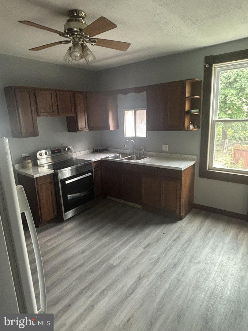 211 S Central Avenue photo 8