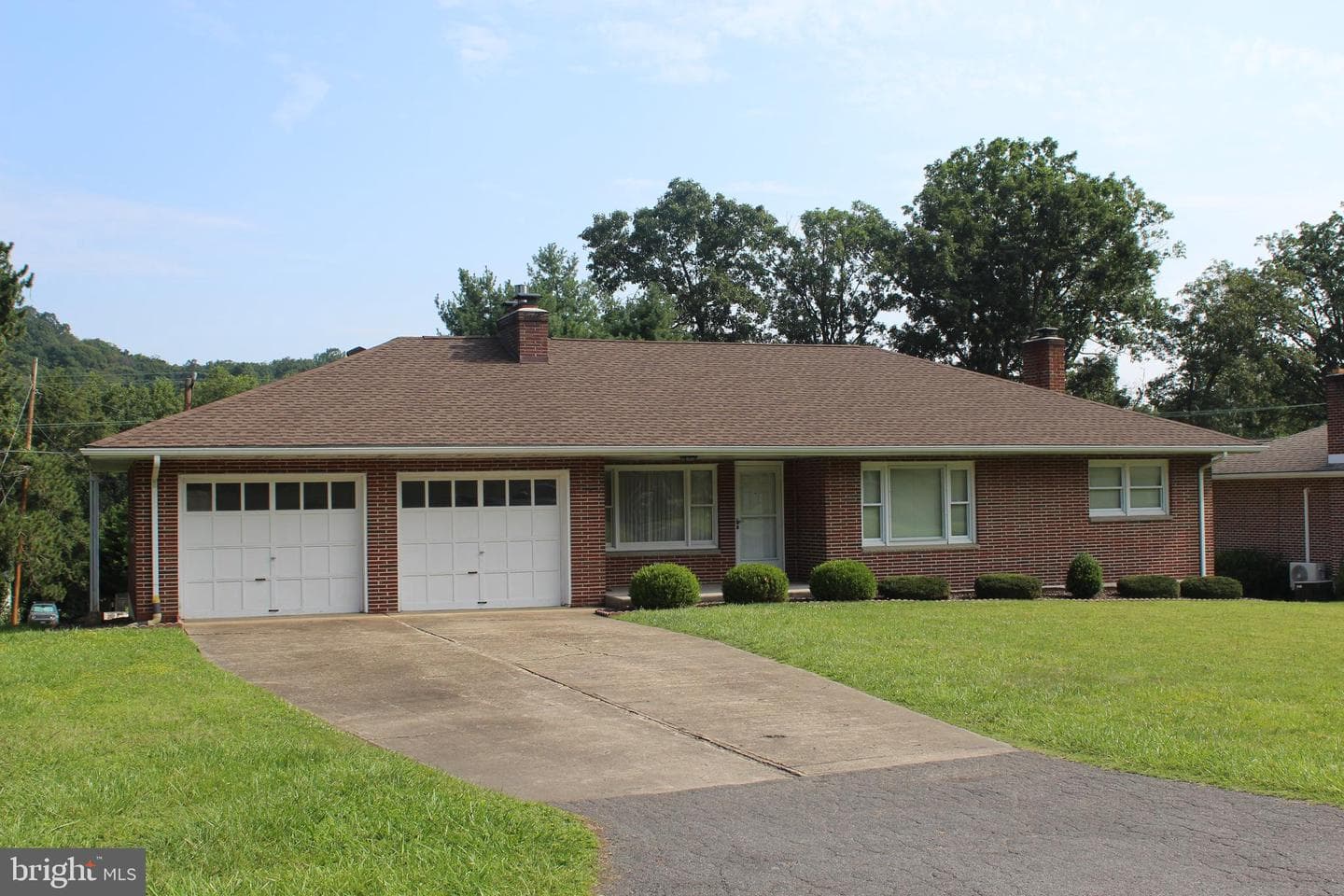 17 Richard Way photo 1