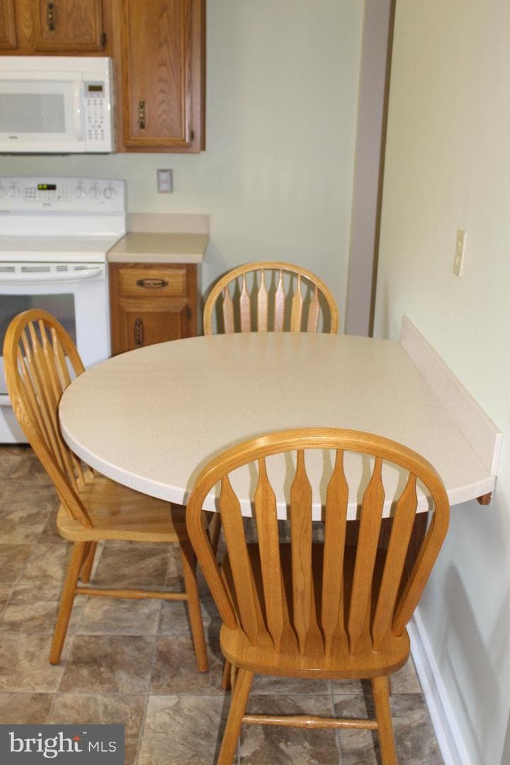 17 Richard Way photo 20