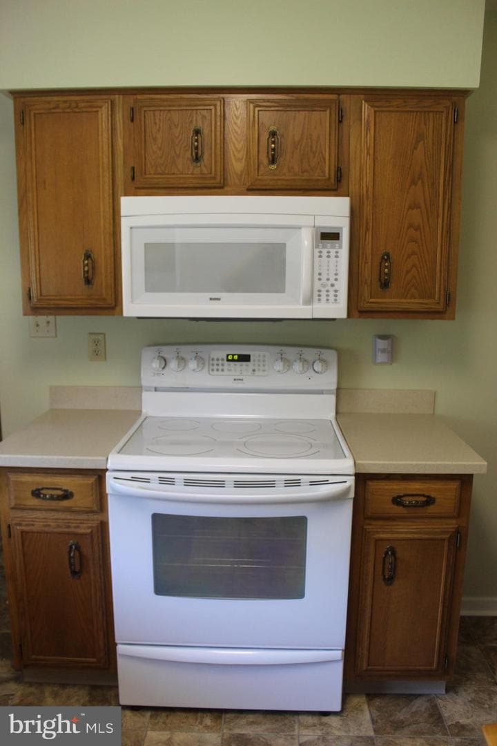 17 Richard Way photo 21