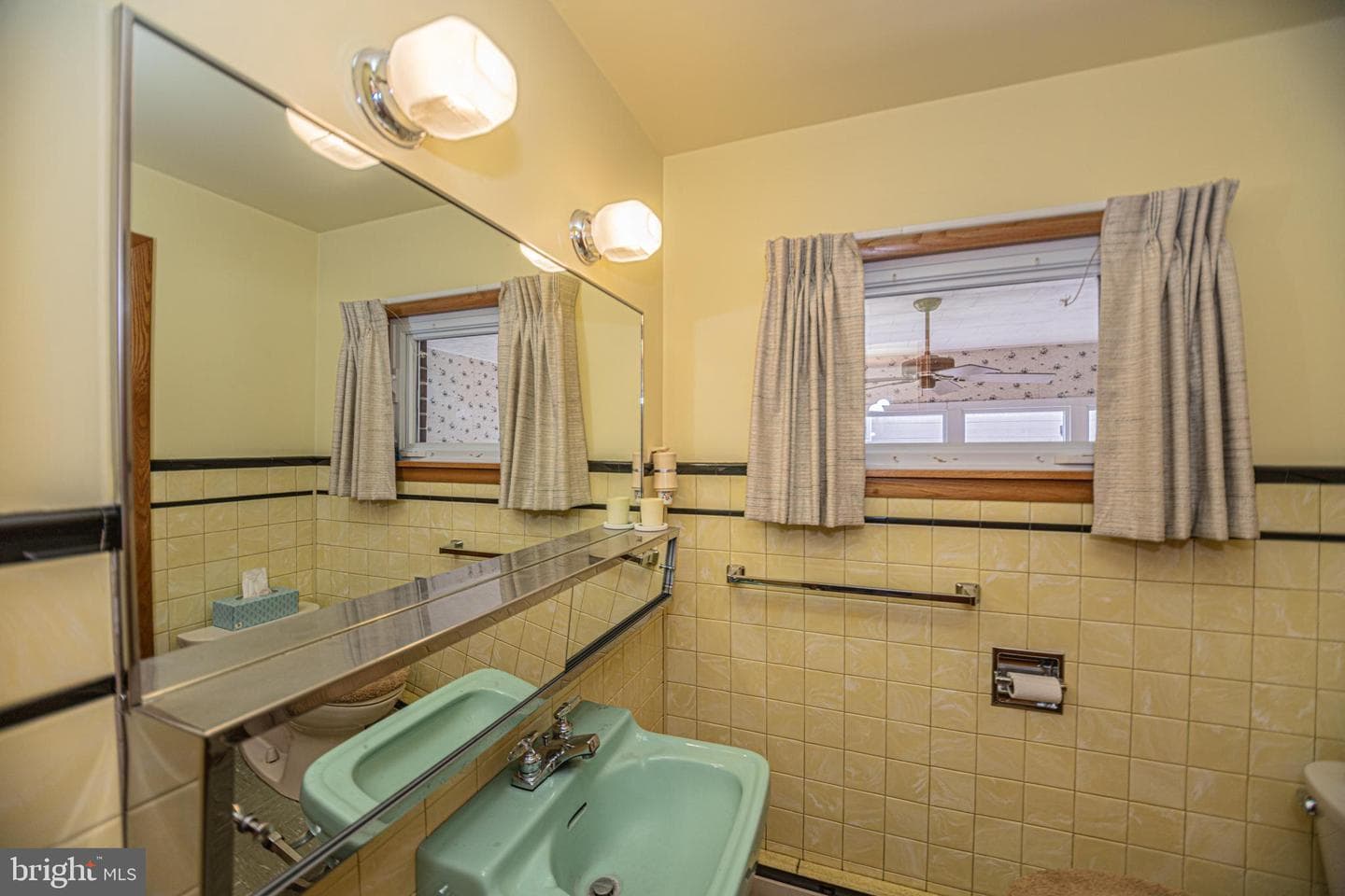 93 Washington Street photo 11