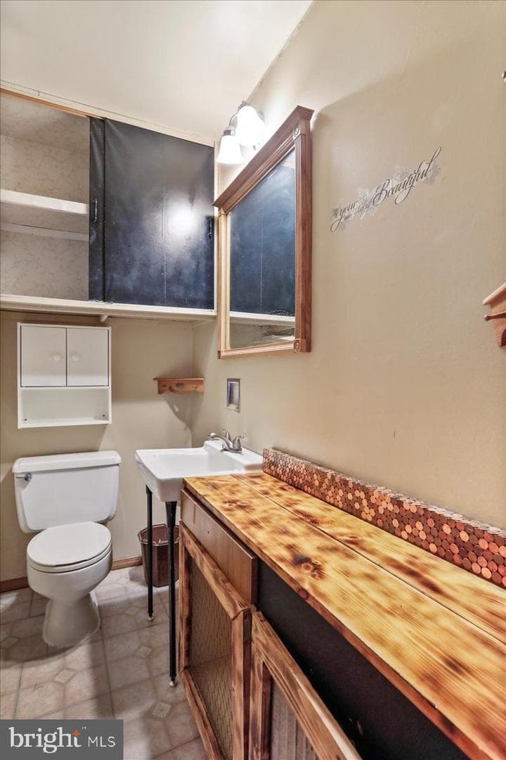 15906 Llewellyn Avenue photo 23