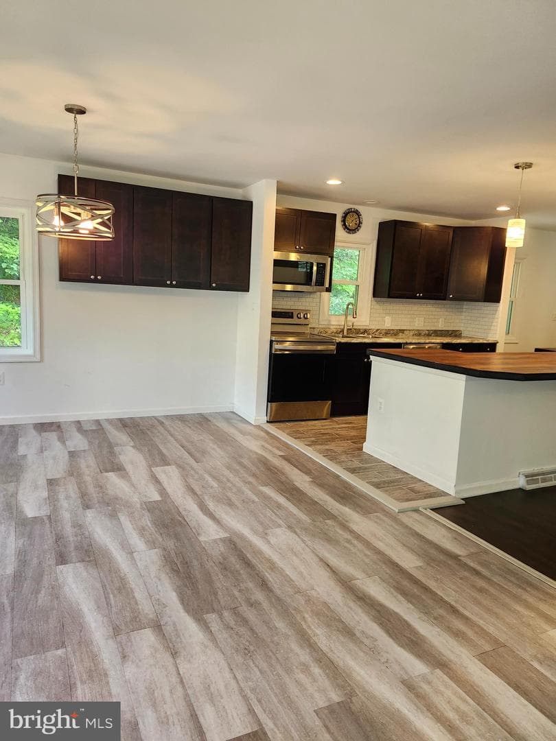 22124 Mcmullen Highway SW photo 19