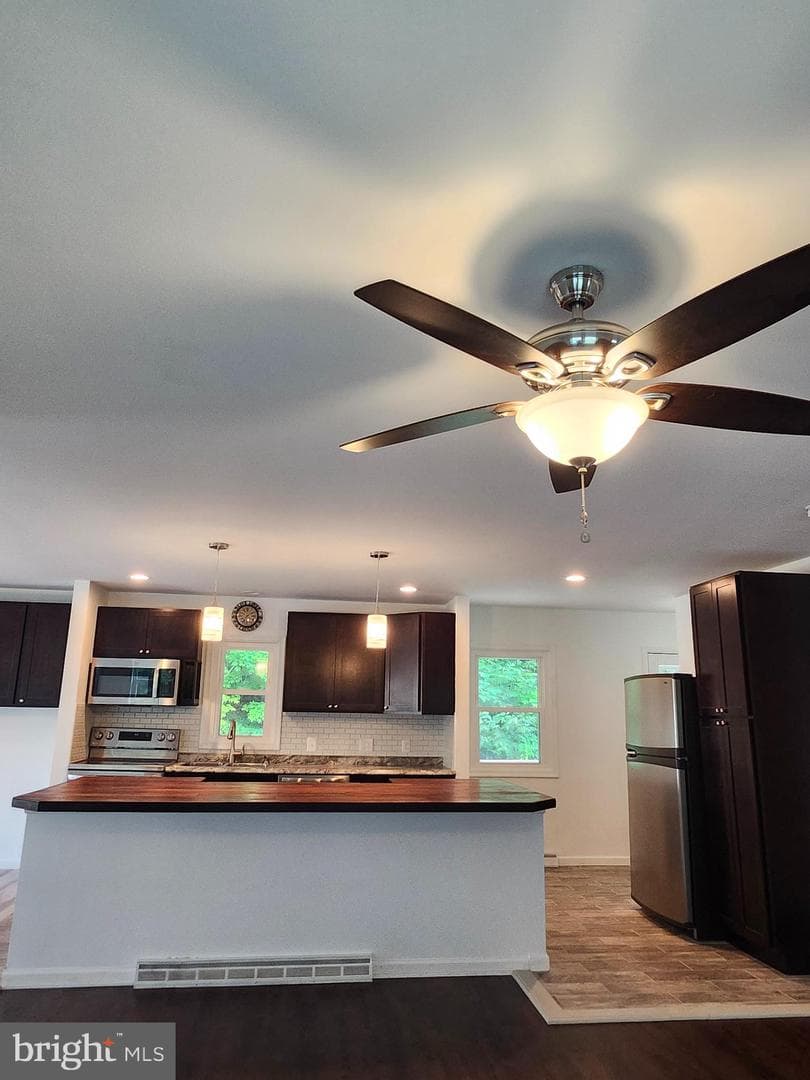 22124 Mcmullen Highway SW photo 24