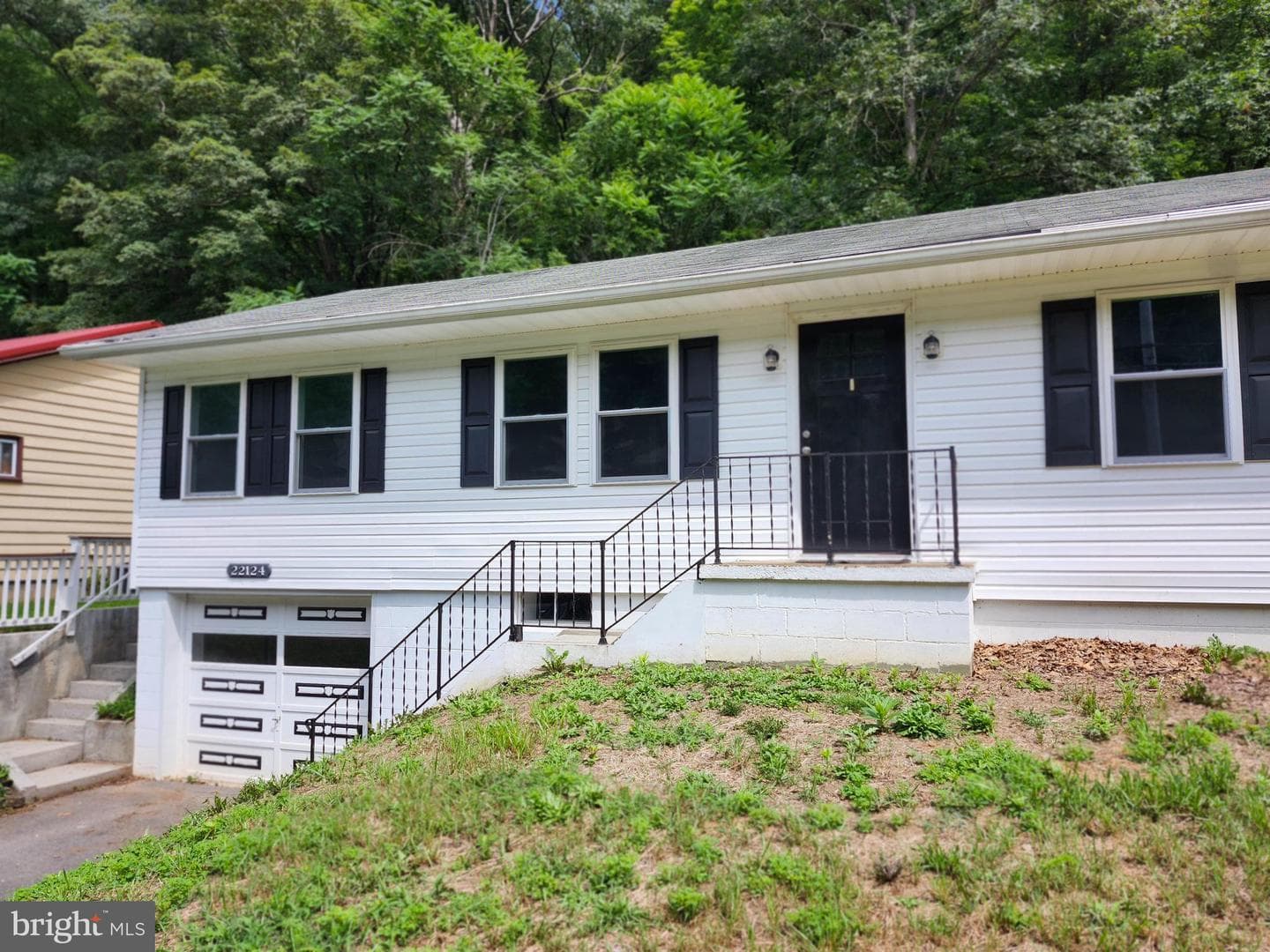 22124 Mcmullen Highway SW photo 4