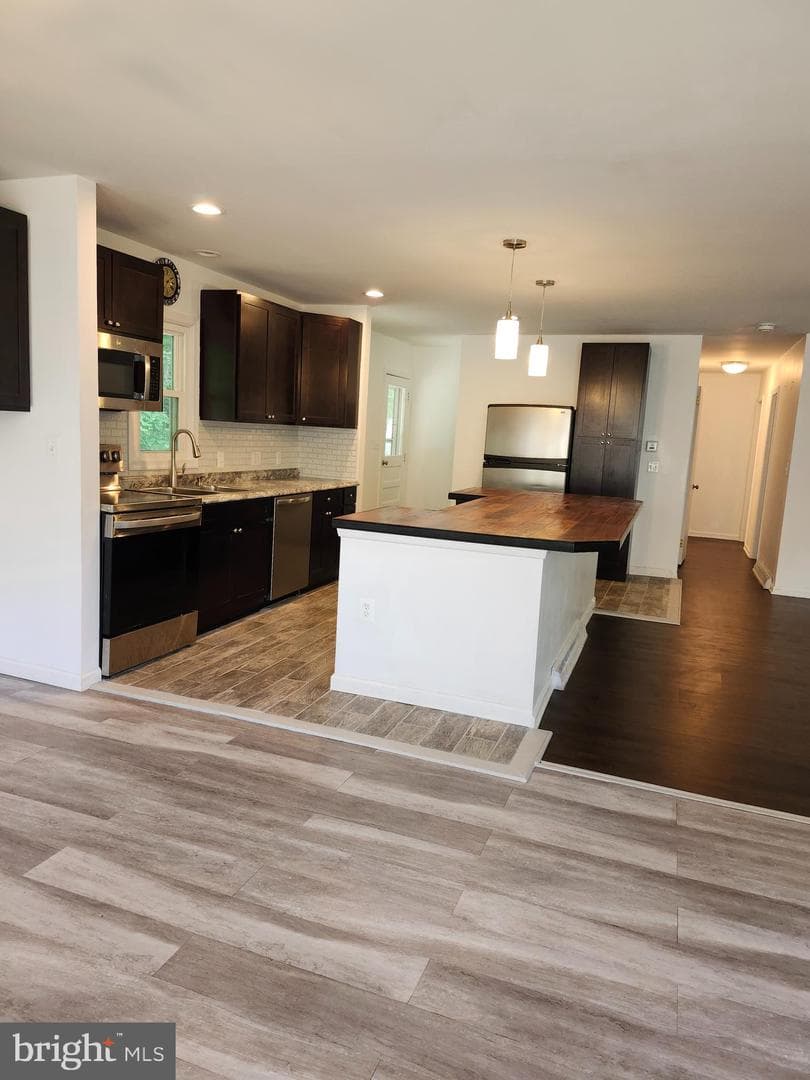 22124 Mcmullen Highway SW photo 5